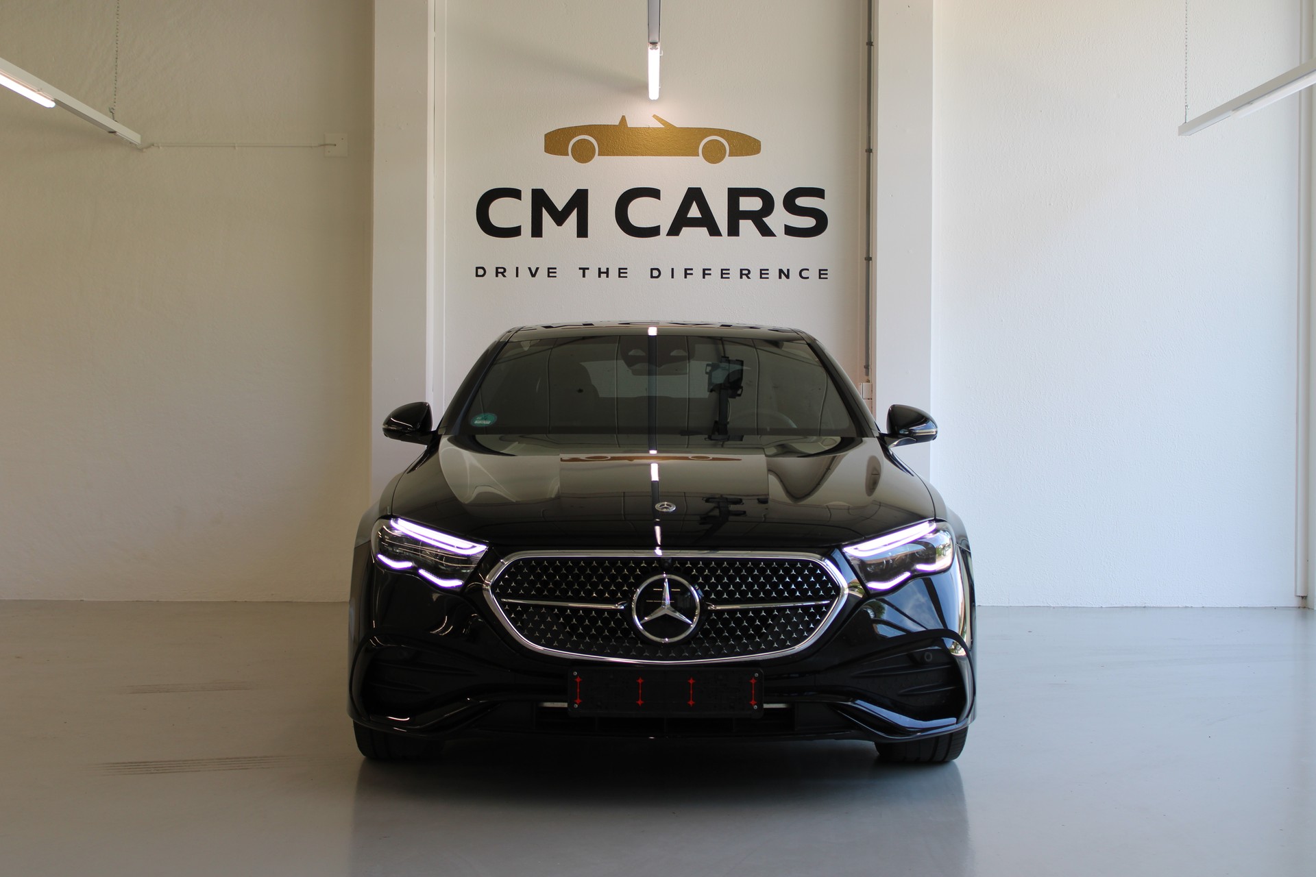 MERCEDES-BENZ E 220 d 4Matic 9G-Tronic-showroom-element-1