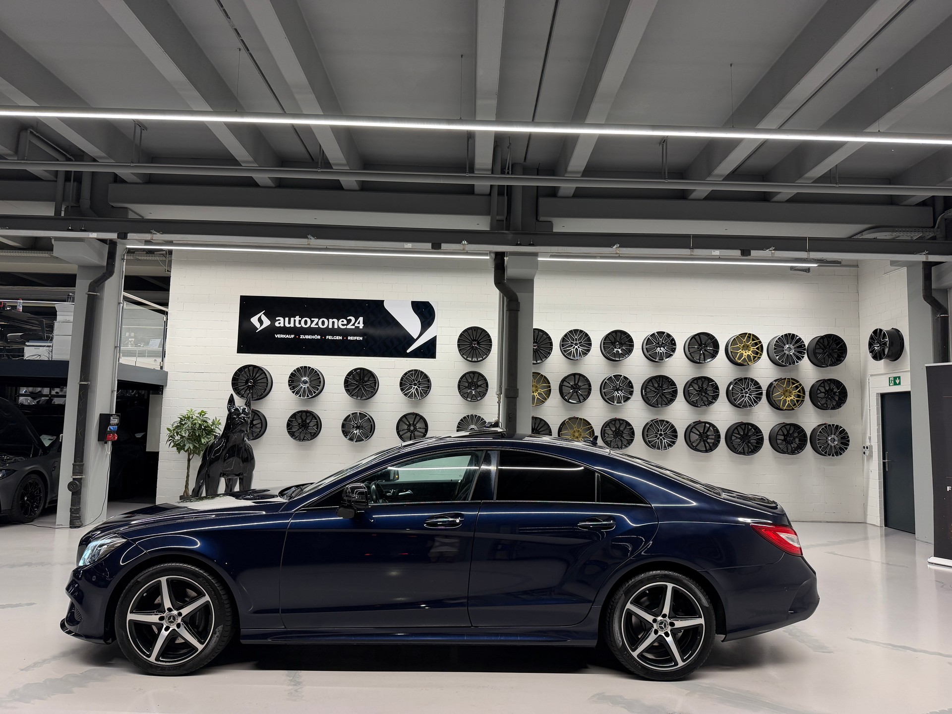 MERCEDES-BENZ CLS 250 d 4matic *CH-Auto*Sport AMG Pack*Lückenlose Servicehistorie bei Mercedes*Frisch ab Service*-image-5
