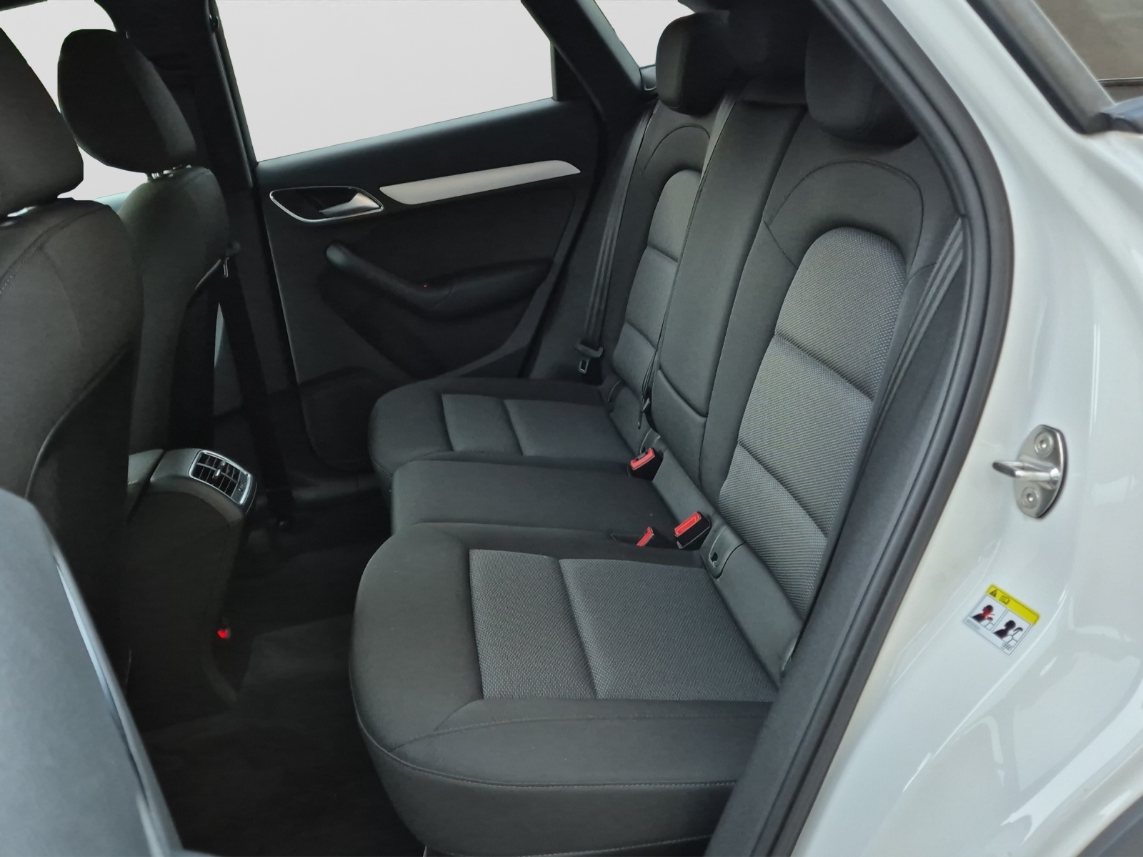 AUDI Q3 1.4 TFSI sport S-tronic-image-14