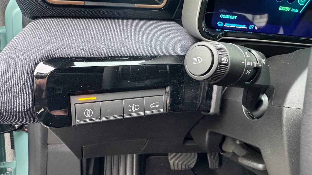 RENAULT R4 E-Tech Comfort Range 52 kWh Techno-image-17