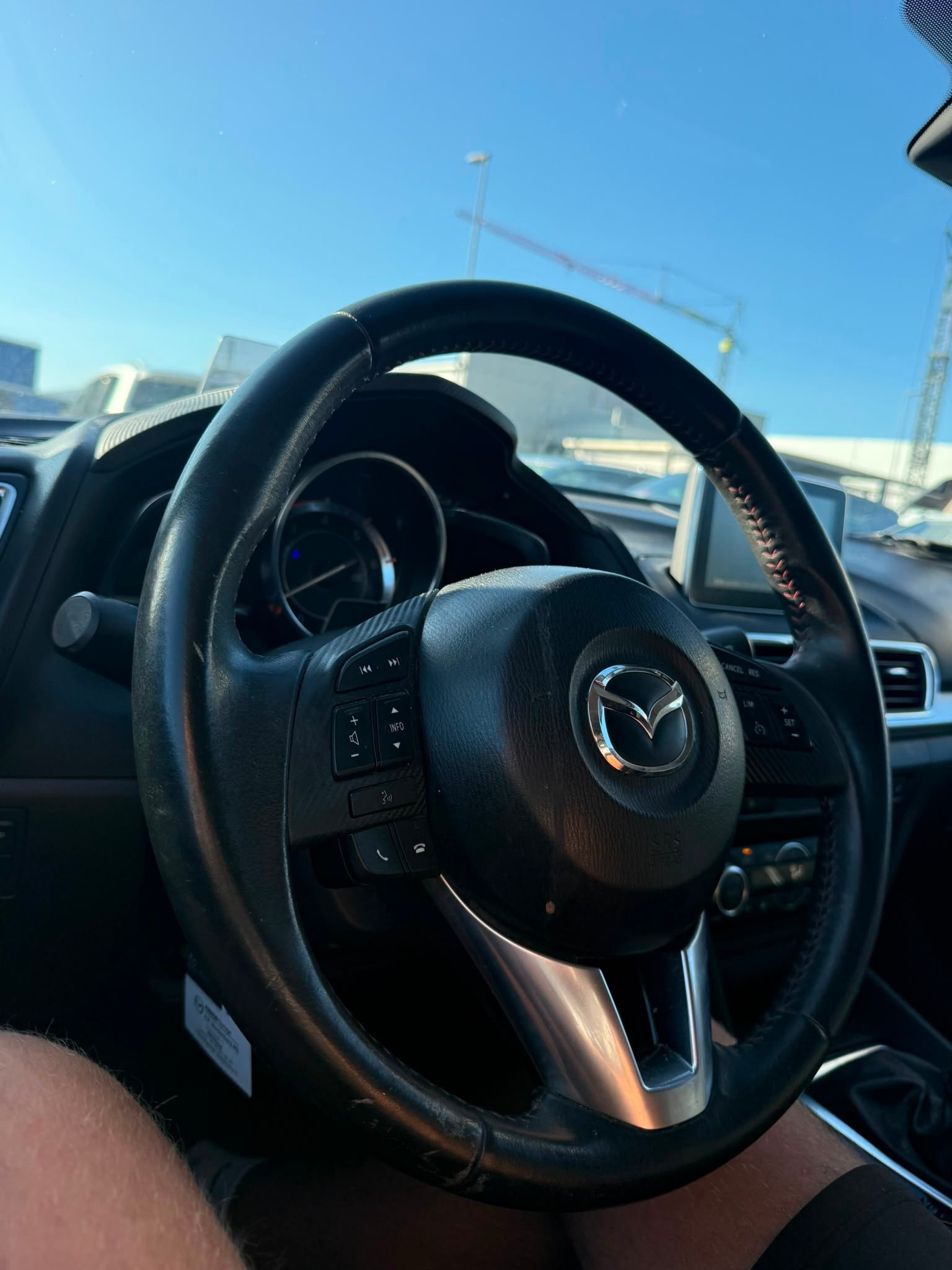 MAZDA 3 2.2 16V CD Revolution-image-17
