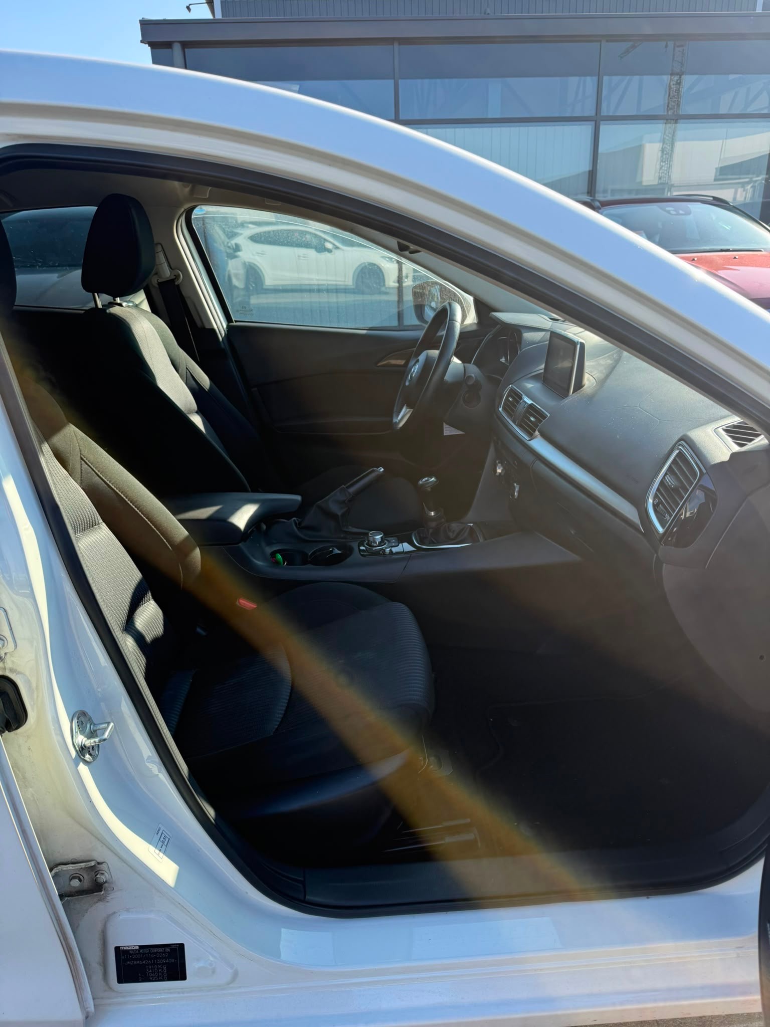 MAZDA 3 2.2 16V CD Revolution-image-16