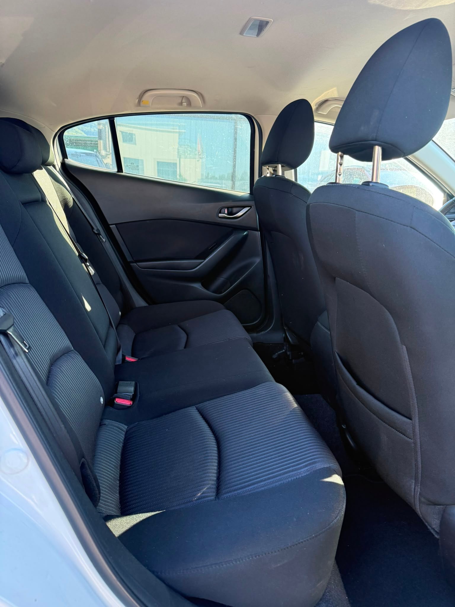 MAZDA 3 2.2 16V CD Revolution-image-24