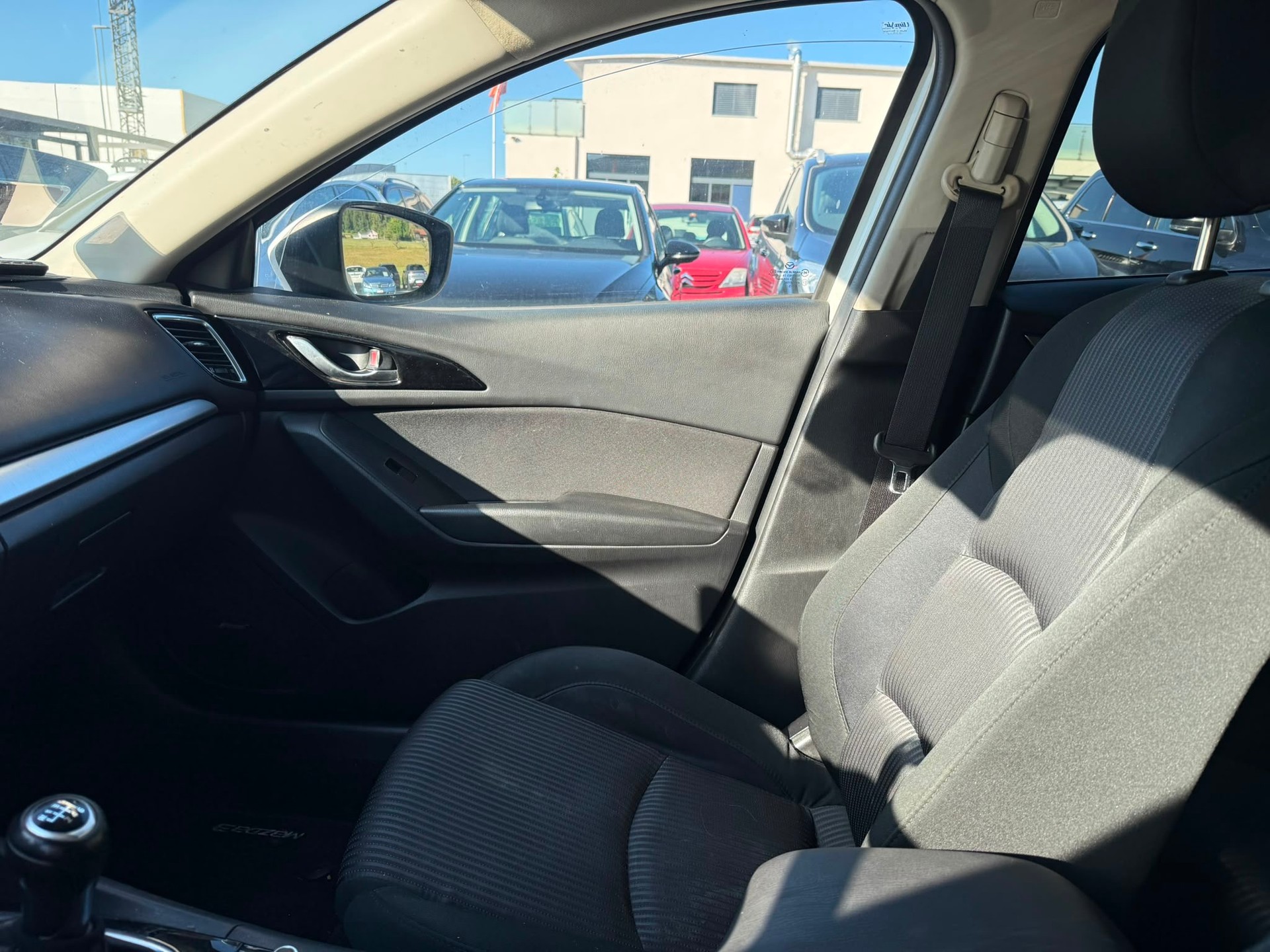MAZDA 3 2.2 16V CD Revolution-image-18