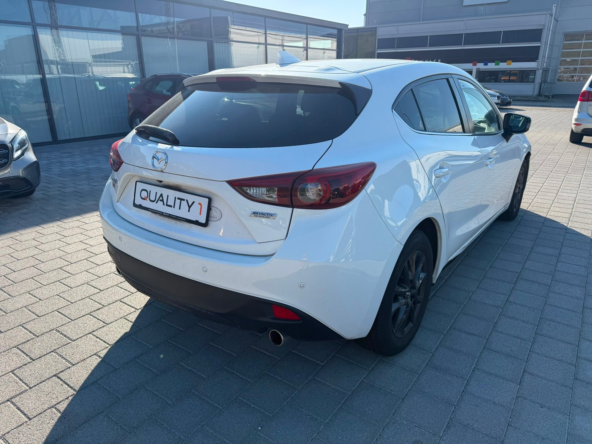 MAZDA 3 2.2 16V CD Revolution-image-7
