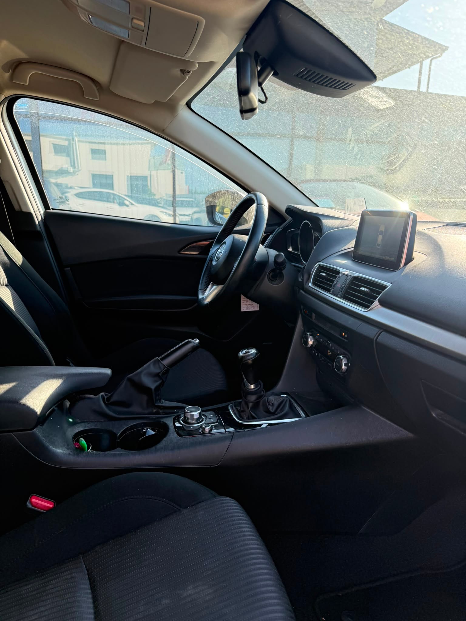 MAZDA 3 2.2 16V CD Revolution-image-15