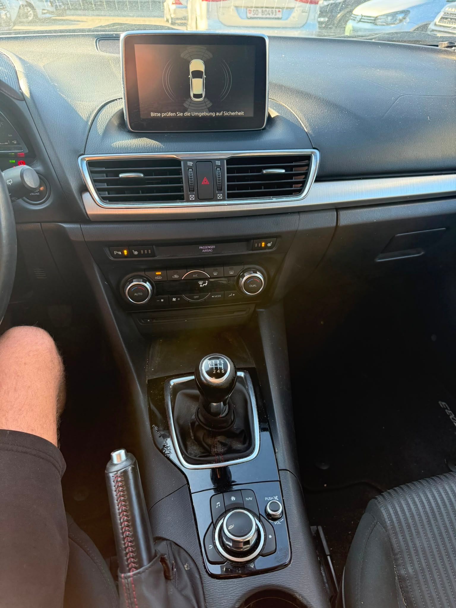 MAZDA 3 2.2 16V CD Revolution-image-22