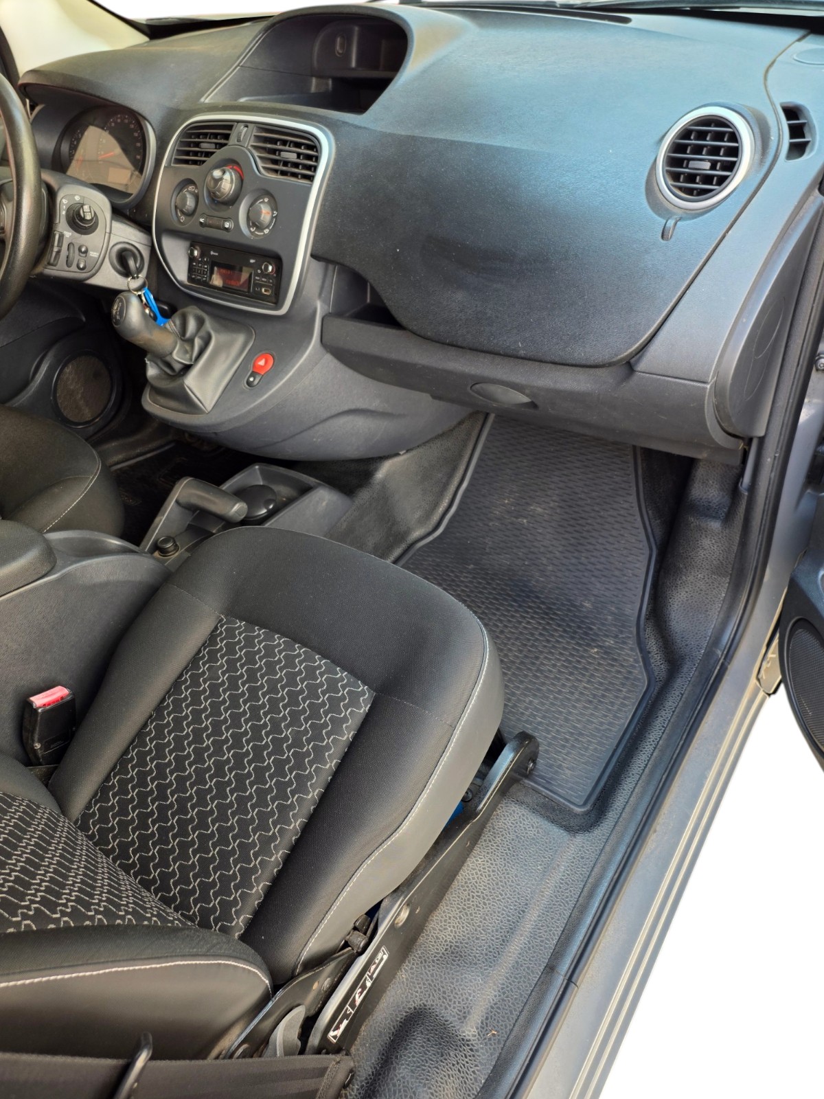 RENAULT Kangoo Medium dCi 90 Access-image-11