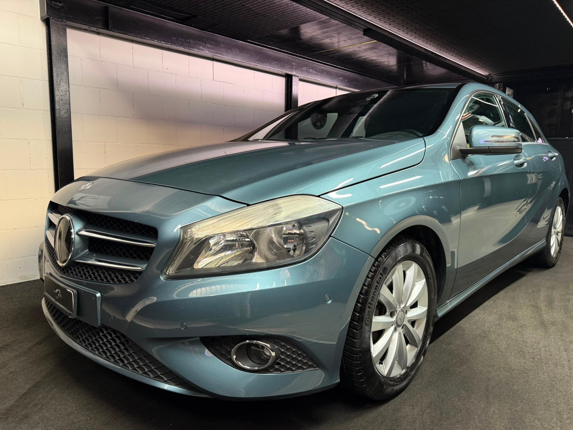 MERCEDES-BENZ A 200 AMG Line-image-0