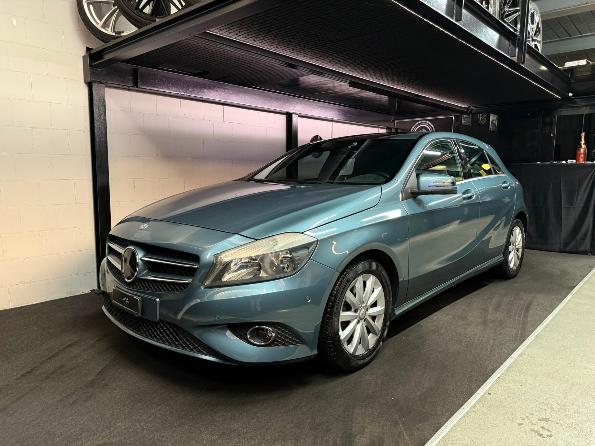 MERCEDES-BENZ A 200 AMG Line-image-8