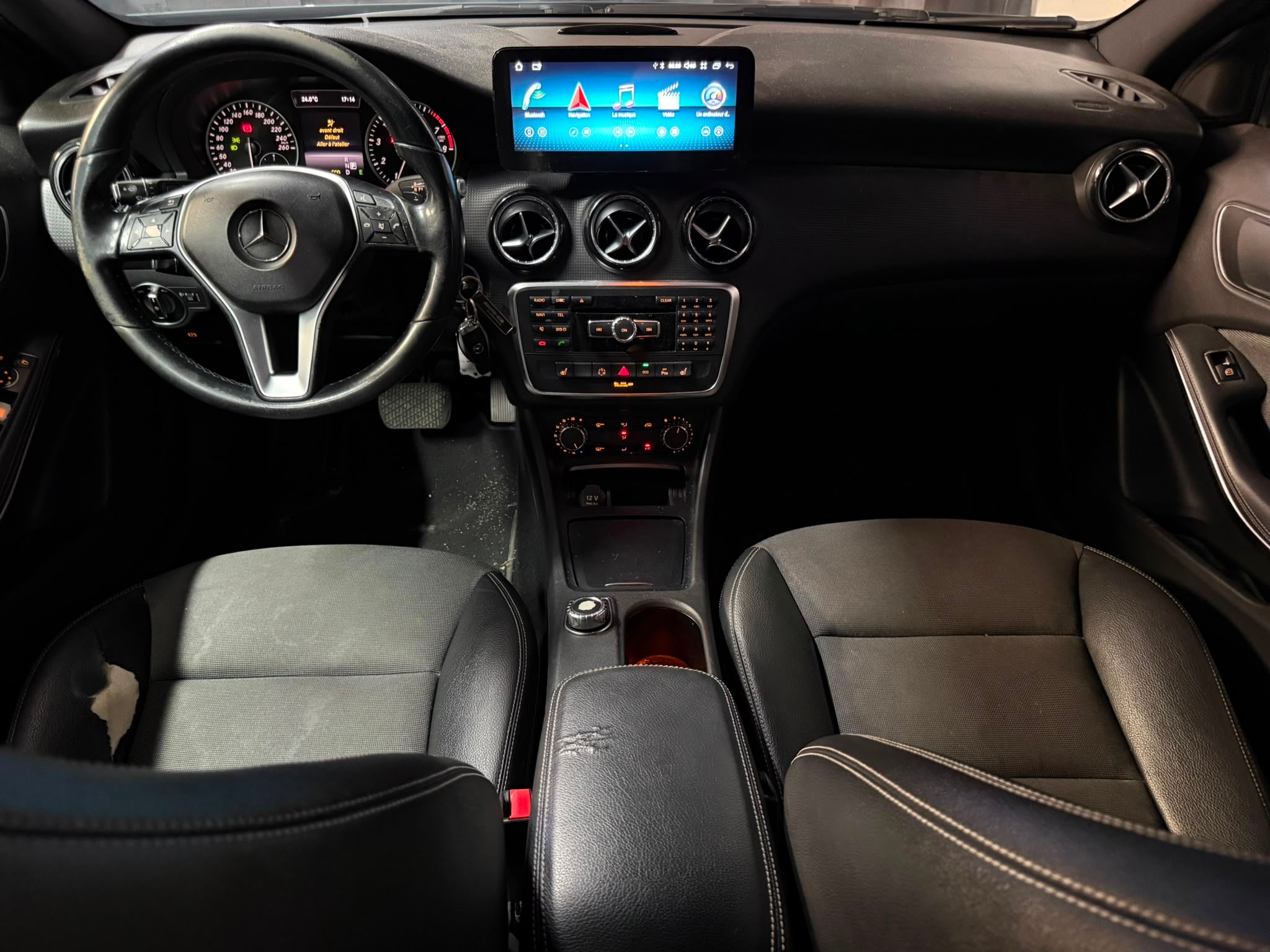 MERCEDES-BENZ A 200 AMG Line — slika 12