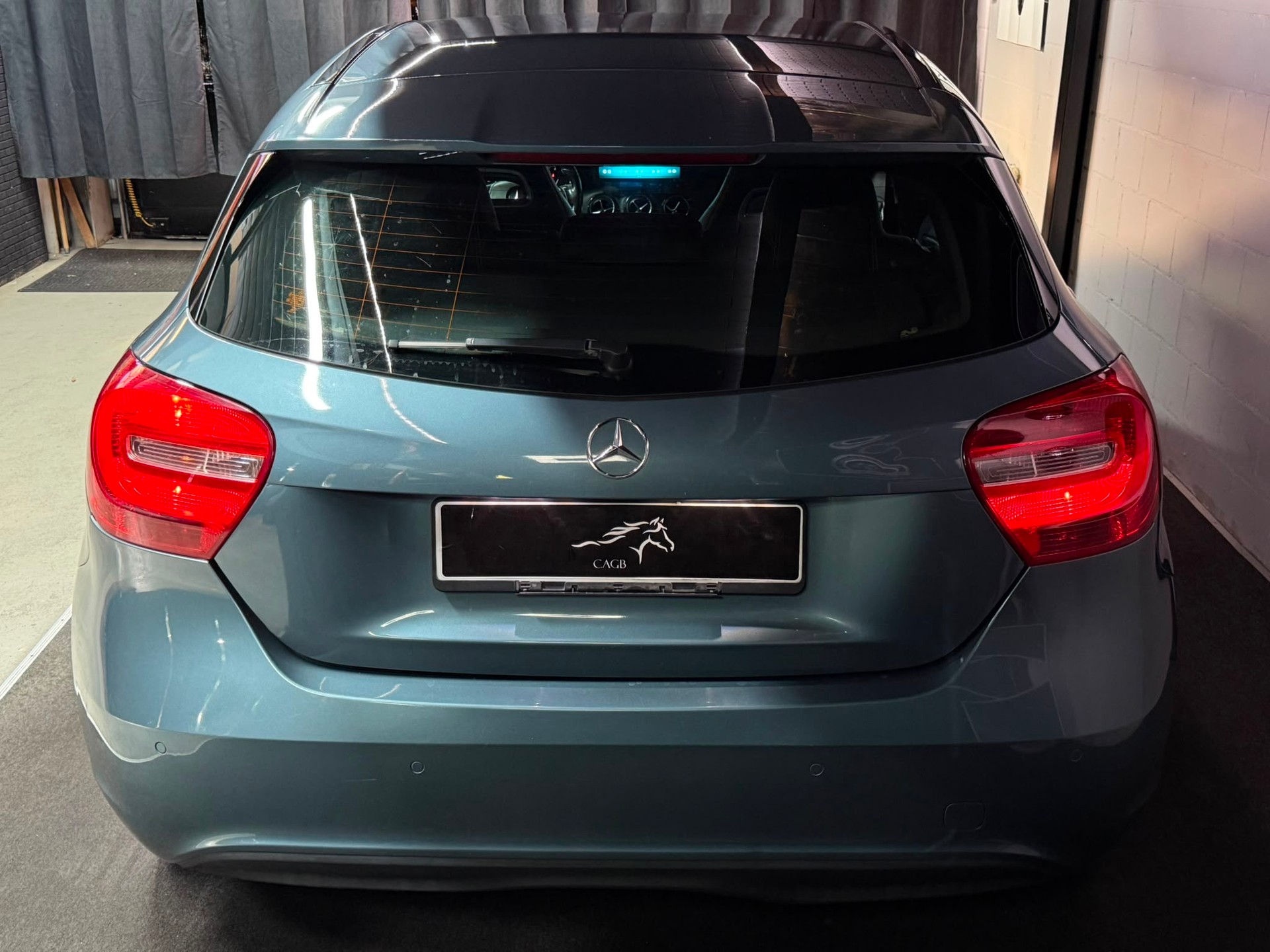 MERCEDES-BENZ A 200 AMG Line-image-3