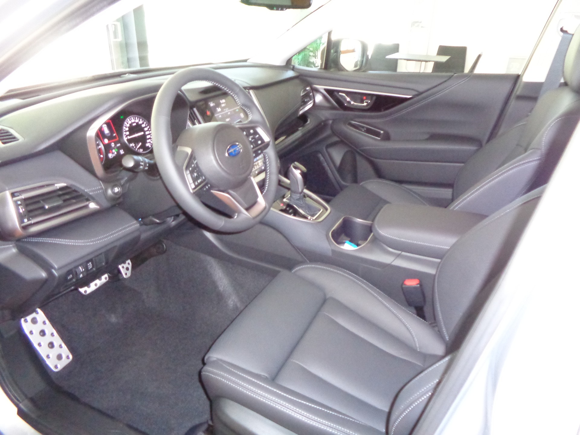 SUBARU Outback 2.5i Final Edition AWD Lineartronic-image-11