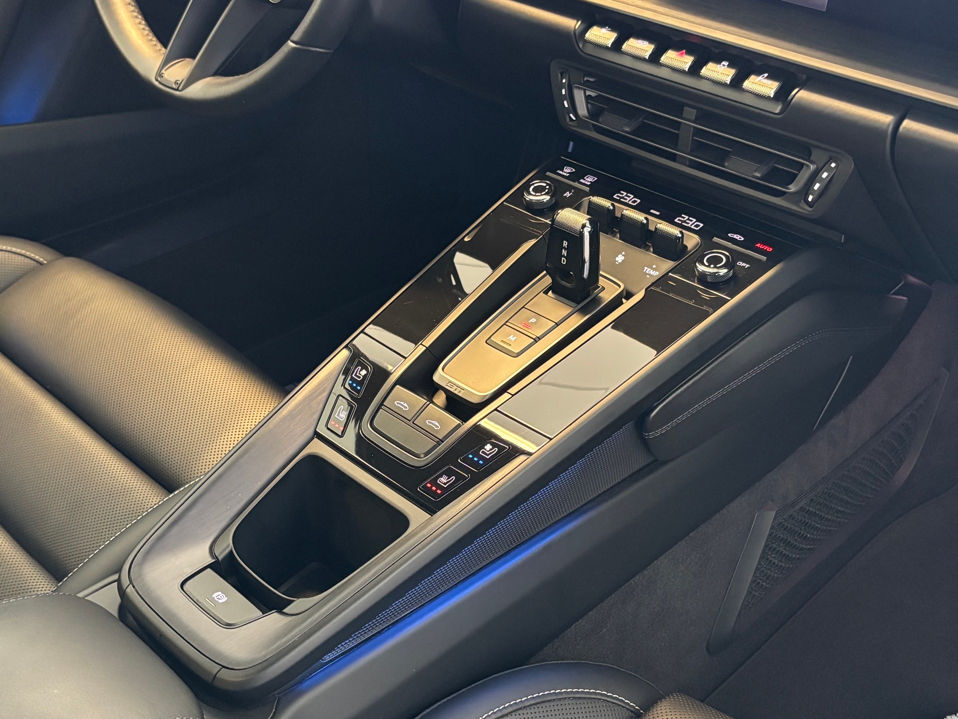 PORSCHE 911 Targa 4 GTS PDK-image-12