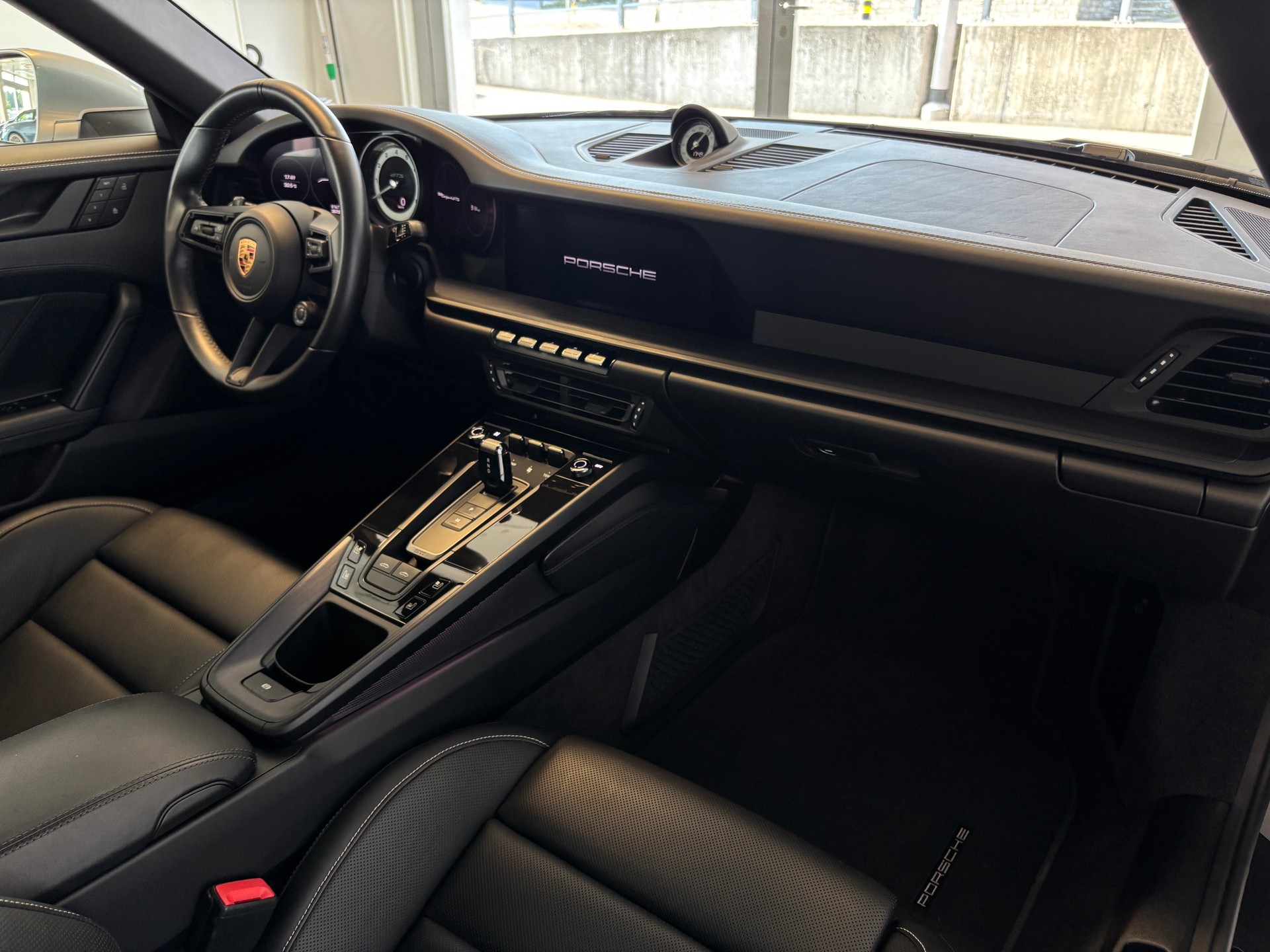 PORSCHE 911 Targa 4 GTS PDK-image-9