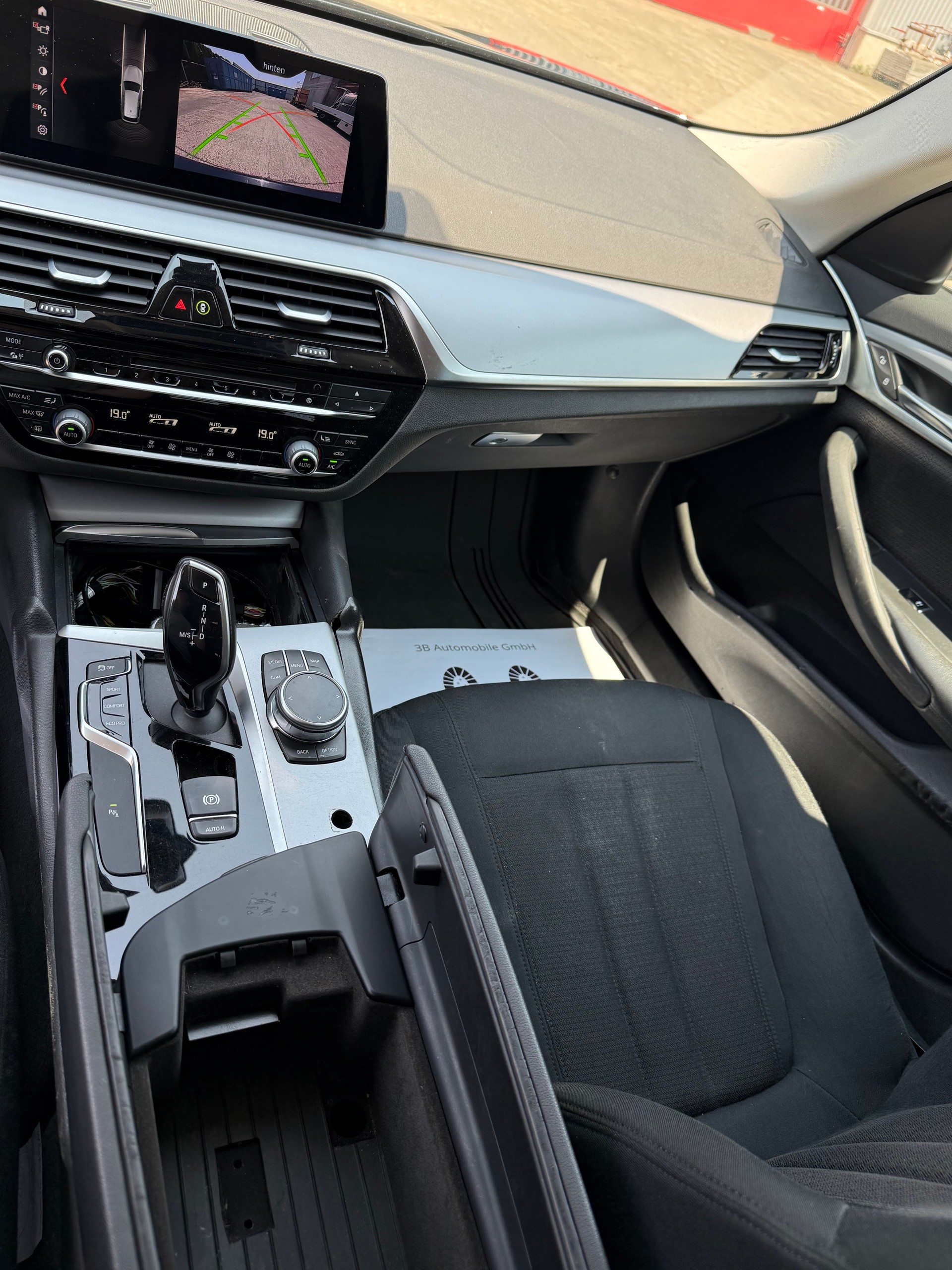 BMW 530d xDrive Touring Steptronic-image-9