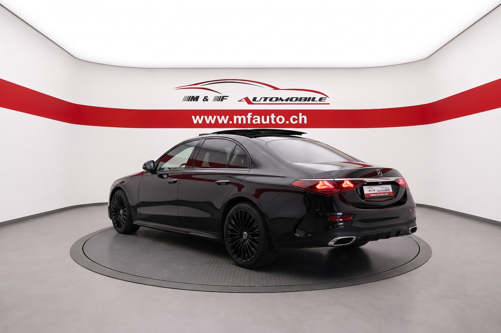 MERCEDES-BENZ E 220 d AMG Line 4matic CH FAHRZEUG-image-3