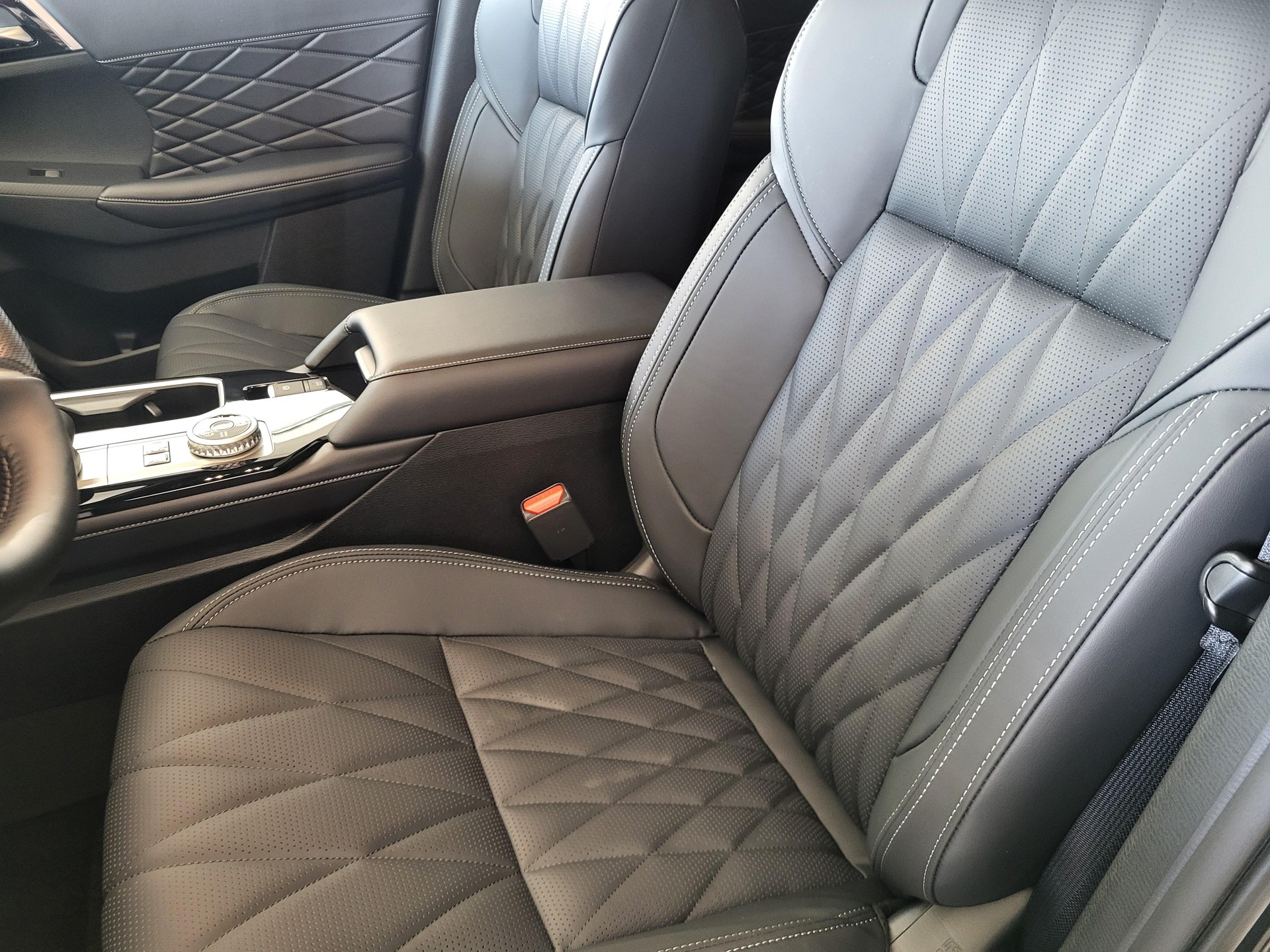 MITSUBISHI Outlander 2.4 PHEV Sport 4x4-image-7