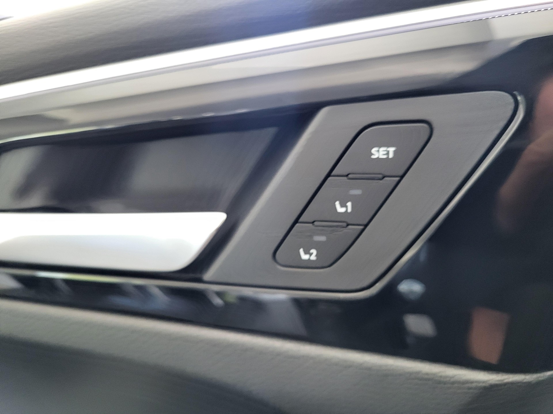MITSUBISHI Outlander 2.4 PHEV Sport 4x4-image-6