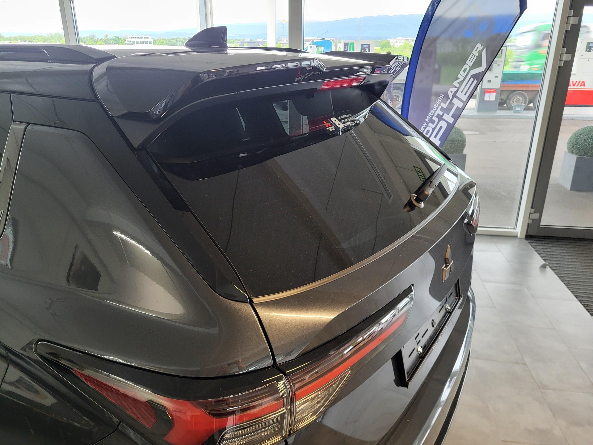MITSUBISHI Outlander 2.4 PHEV Sport 4x4-image-5