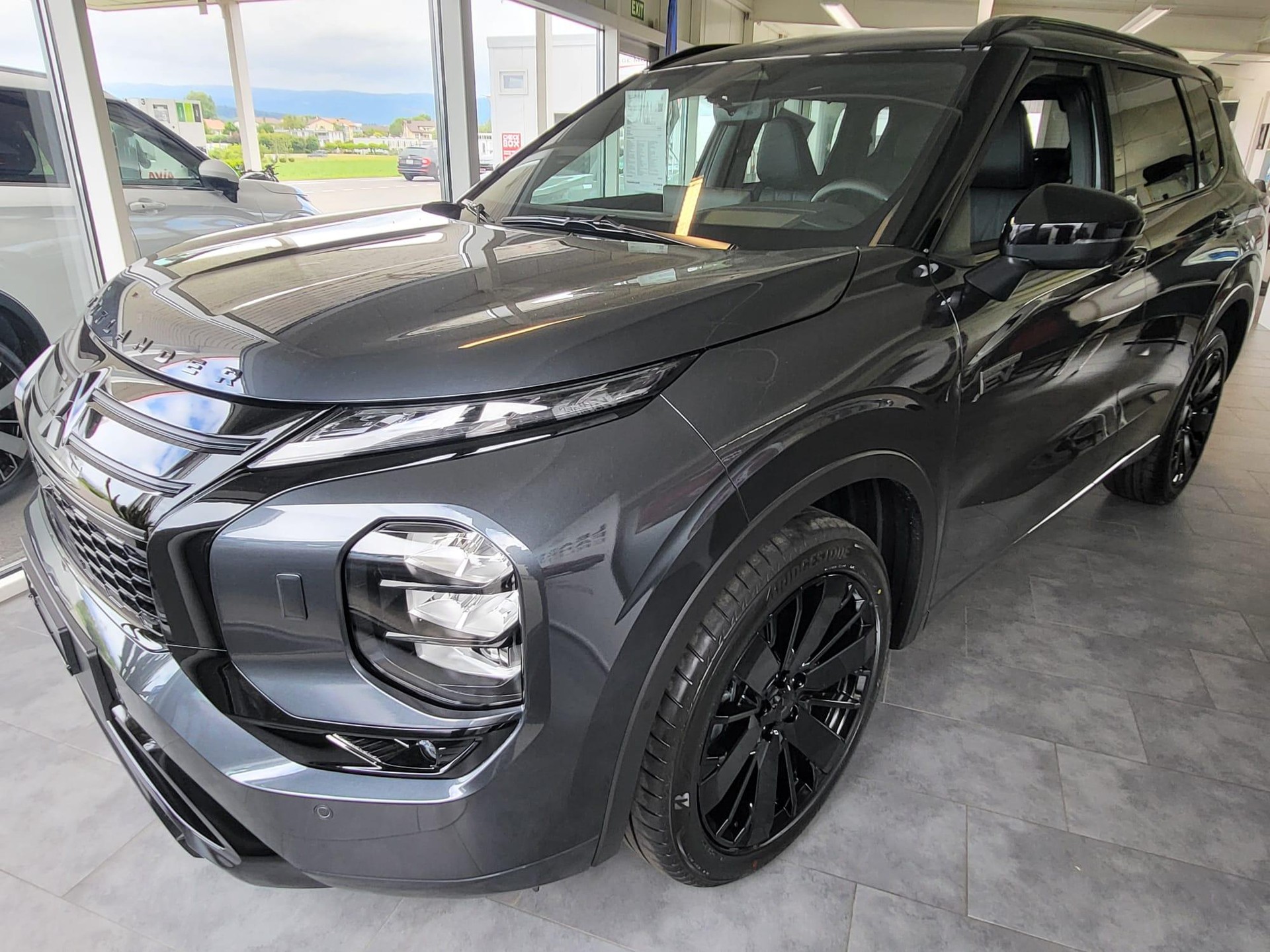 MITSUBISHI Outlander 2.4 PHEV Sport 4x4-image-0