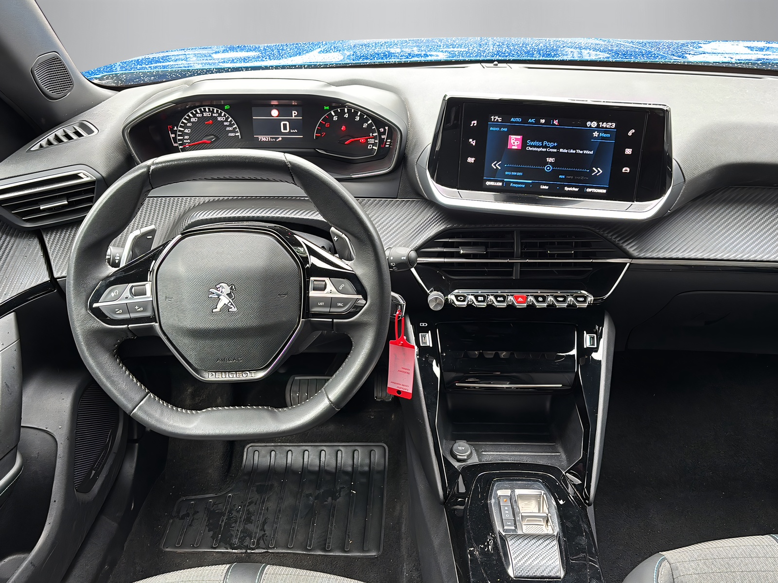 PEUGEOT 2008 1.2 PureTech 130 Allure-image-4