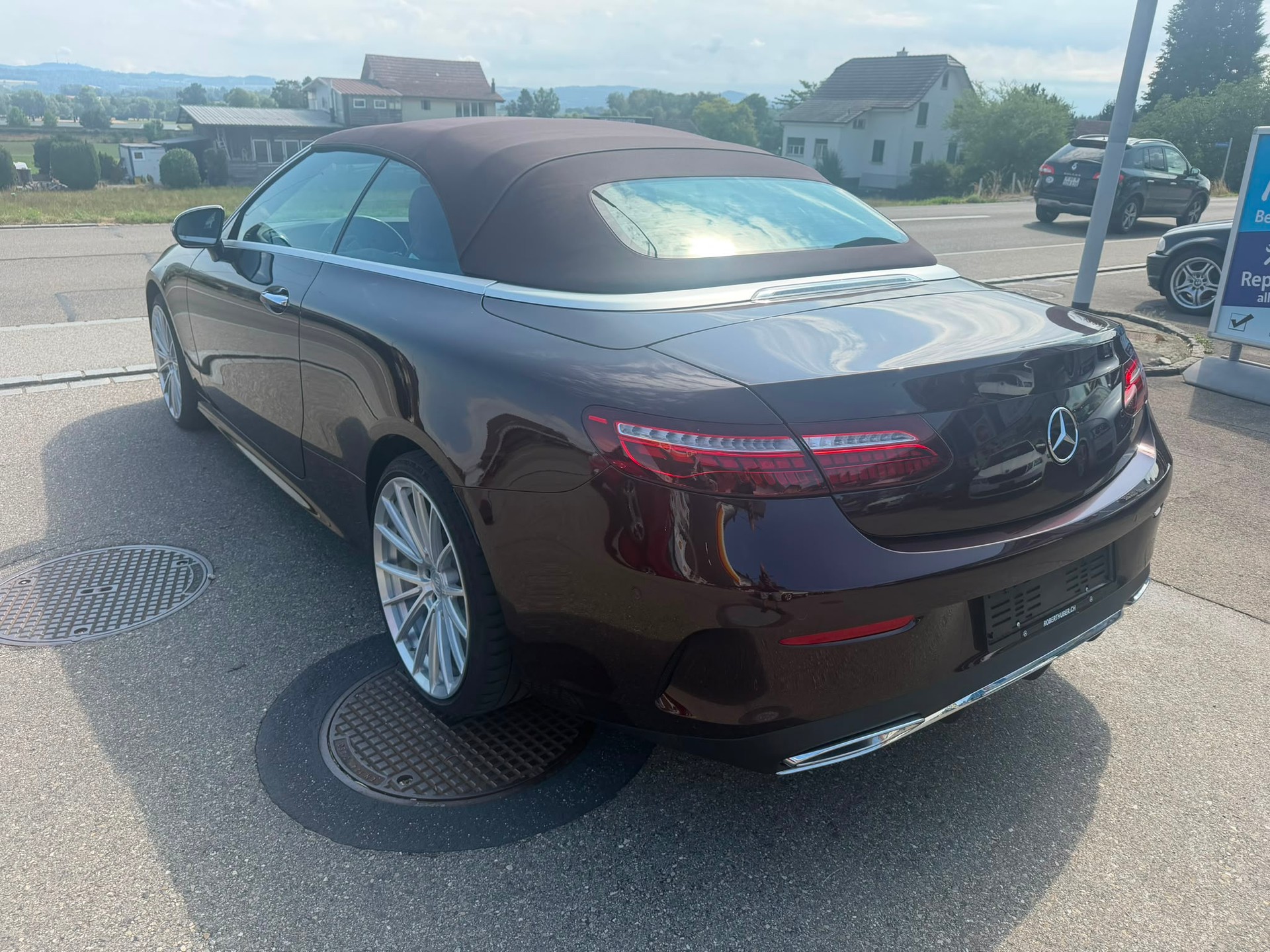 MERCEDES-BENZ E 300 d Cabriolet 4Matic AMG Line 9G-Tronic-image-2