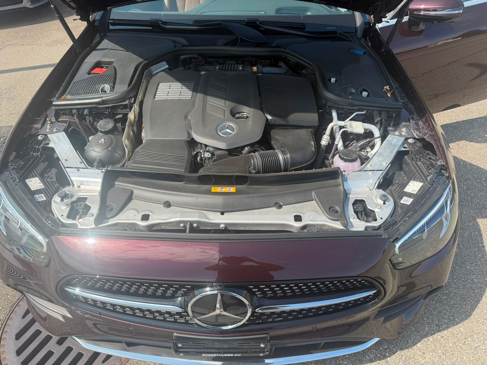MERCEDES-BENZ E 300 d Cabriolet 4Matic AMG Line 9G-Tronic-image-11