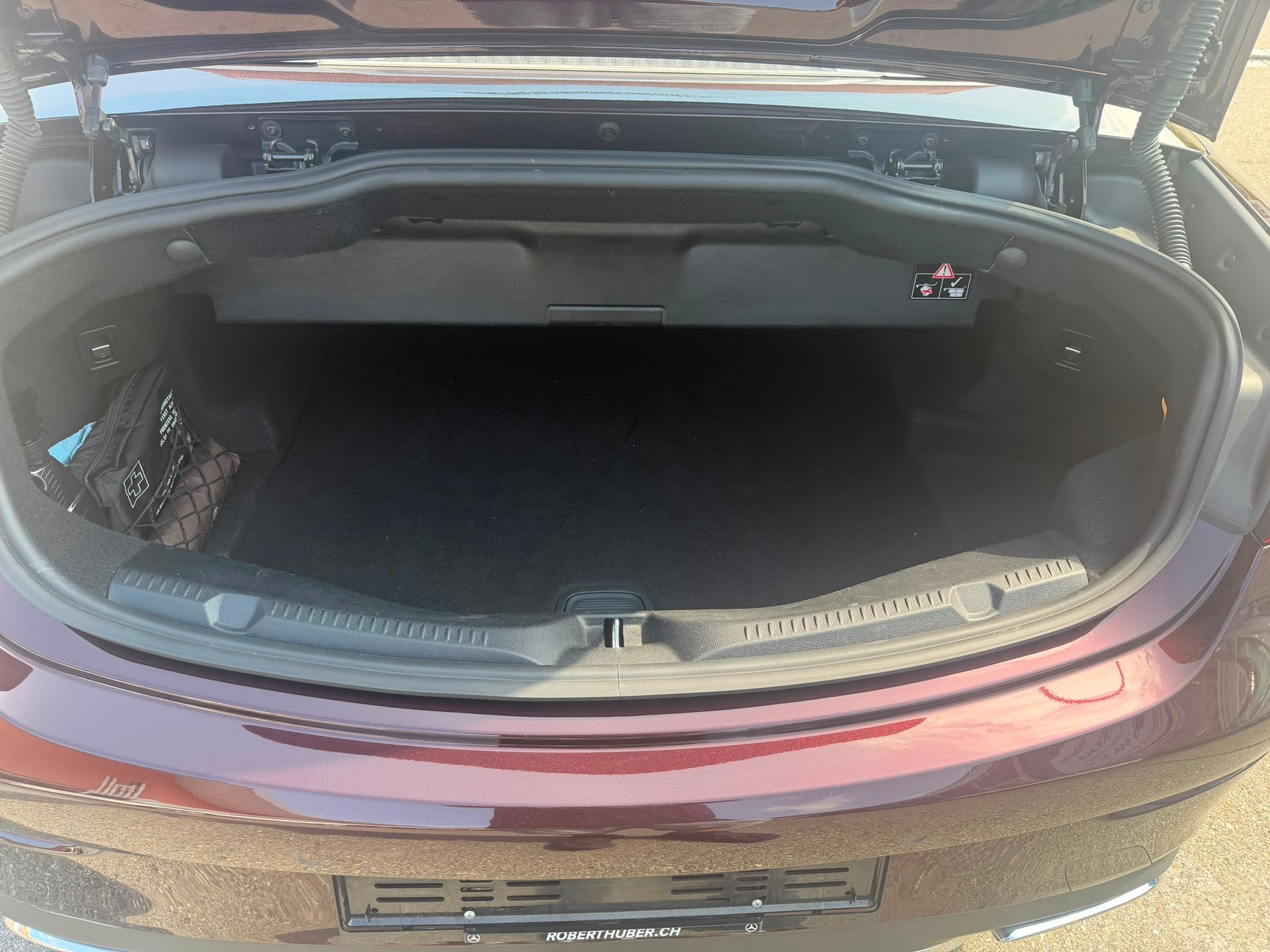 MERCEDES-BENZ E 300 d Cabriolet 4Matic AMG Line 9G-Tronic-image-9