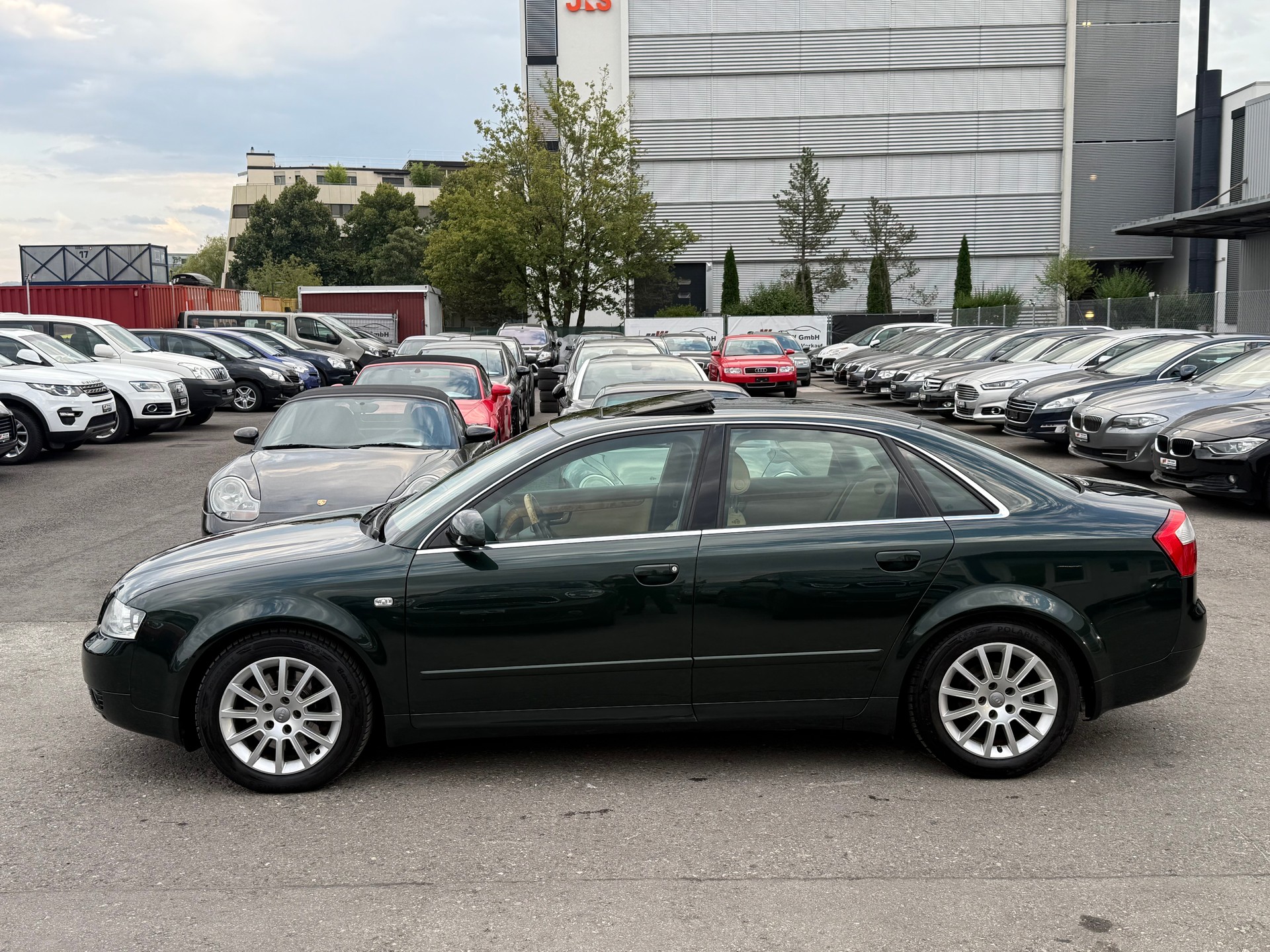 AUDI A4 3.0 V6 quattro "Audi exclusive" Frisch ab MFK / Sonderlackierung / Buffalo Leder / Holz Nussbaum / Schiebedach / Navi / Xenon-image-6