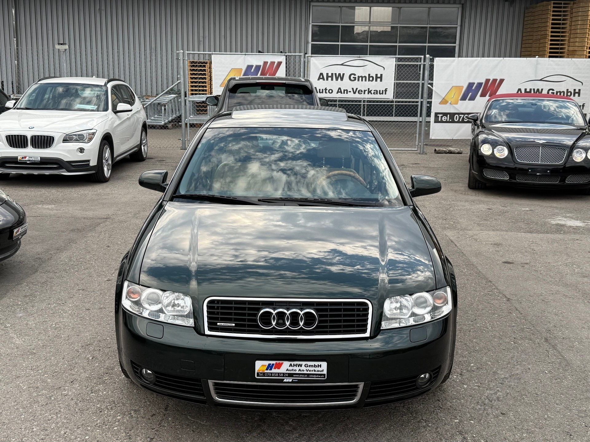 AUDI A4 3.0 V6 quattro "Audi exclusive" Frisch ab MFK / Sonderlackierung / Buffalo Leder / Holz Nussbaum / Schiebedach / Navi / Xenon-image-1