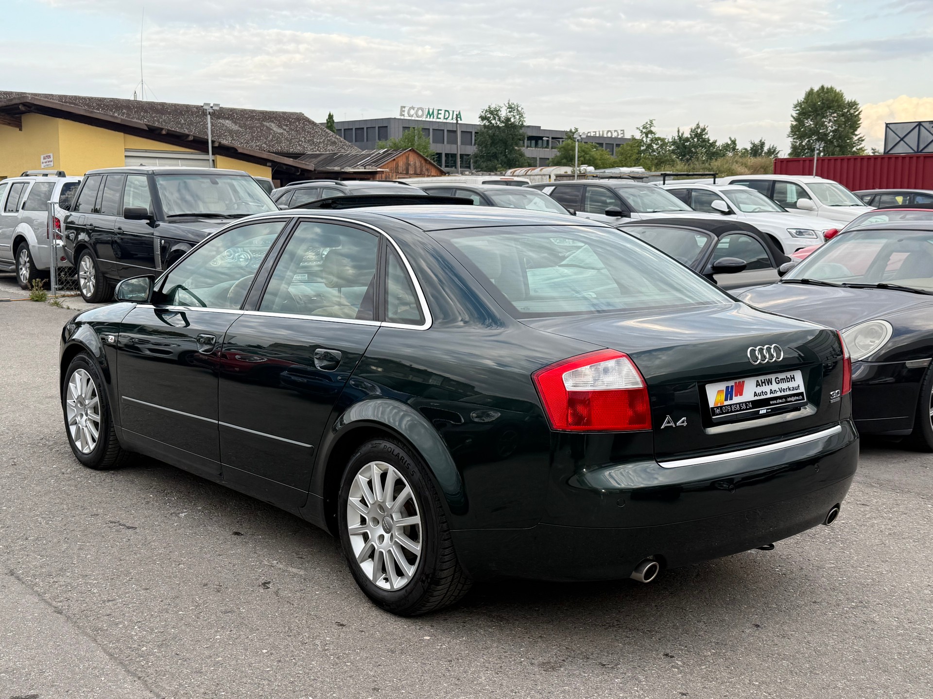 AUDI A4 3.0 V6 quattro "Audi exclusive" Frisch ab MFK / Sonderlackierung / Buffalo Leder / Holz Nussbaum / Schiebedach / Navi / Xenon-image-5