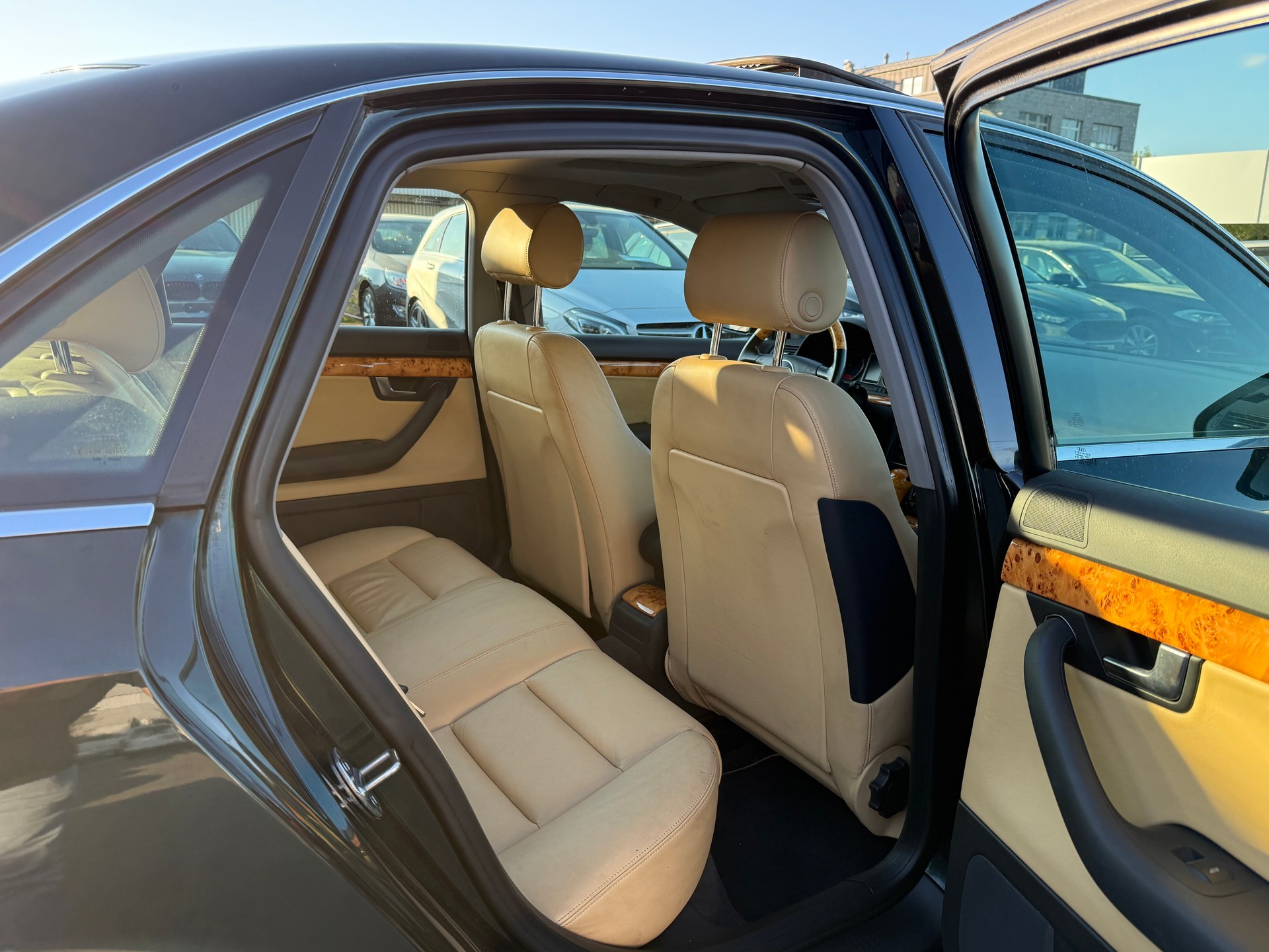 AUDI A4 3.0 V6 quattro "Audi exclusive" Frisch ab MFK / Sonderlackierung / Buffalo Leder / Holz Nussbaum / Schiebedach / Navi / Xenon-image-11