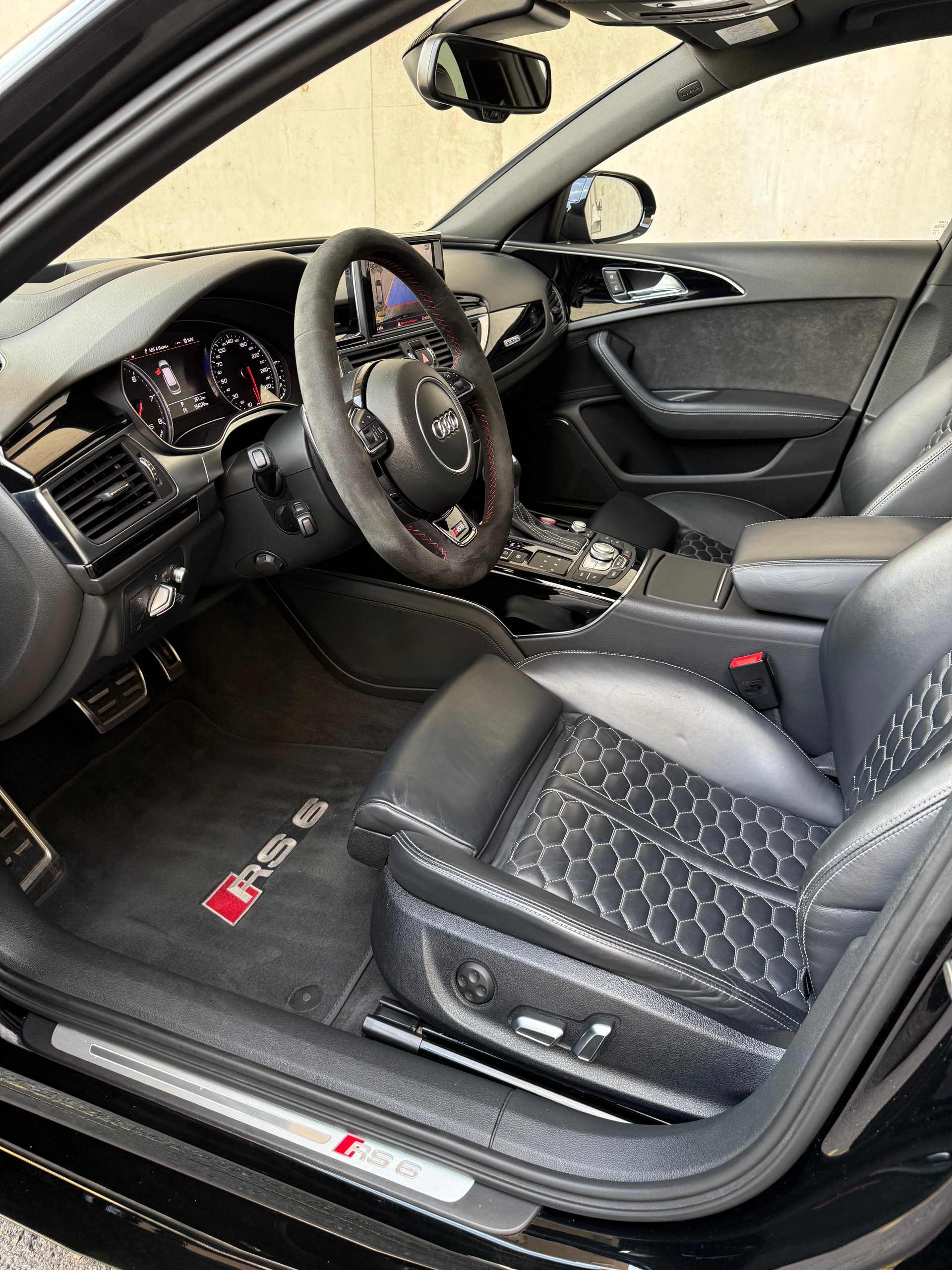 AUDI RS6 Avant 4.0 TFSI V8 quattro Tiptronic-image-5