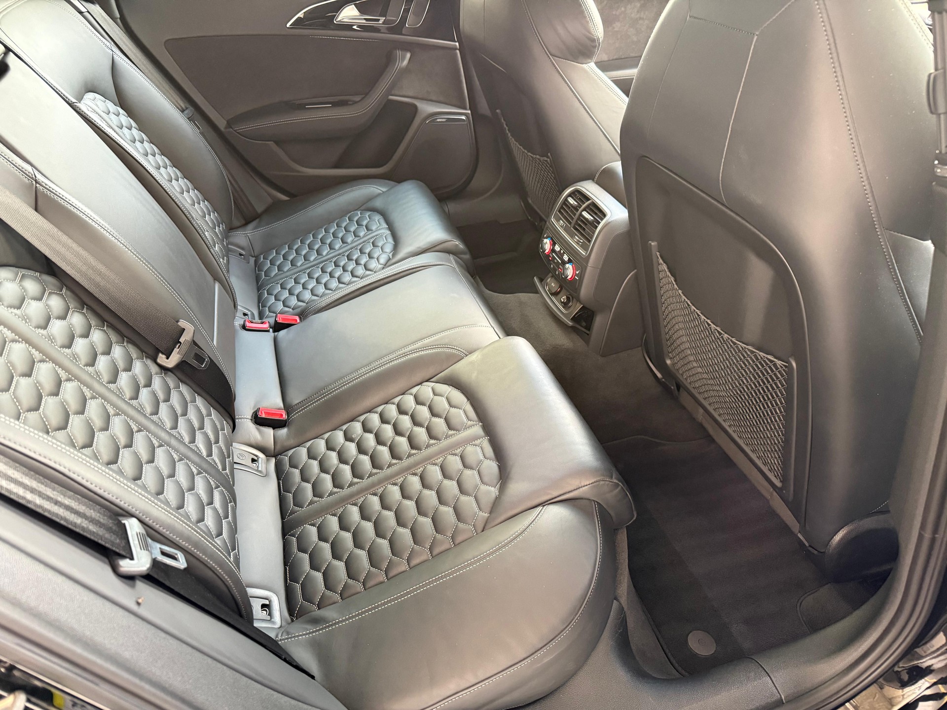 AUDI RS6 Avant 4.0 TFSI V8 quattro Tiptronic-image-11