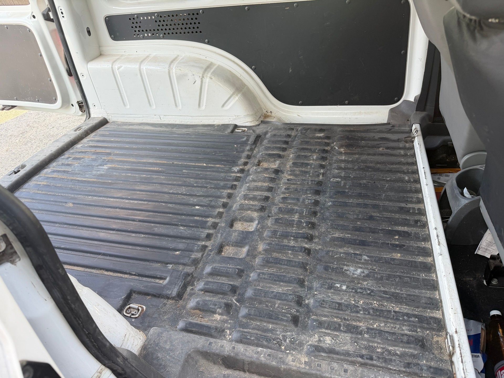 VW Caddy 1.6 TDI-image-8