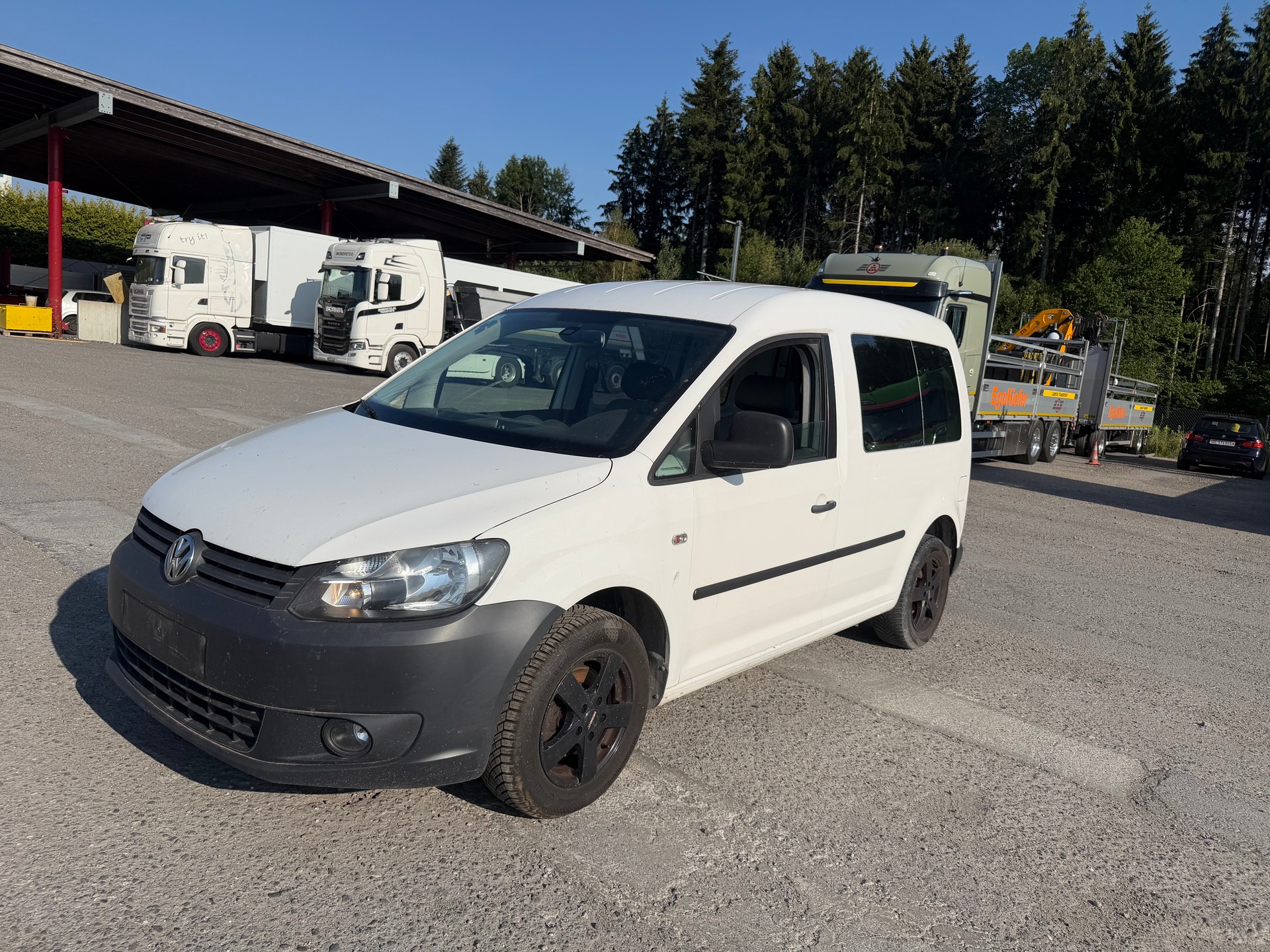 VW Caddy 1.6 TDI-image-1