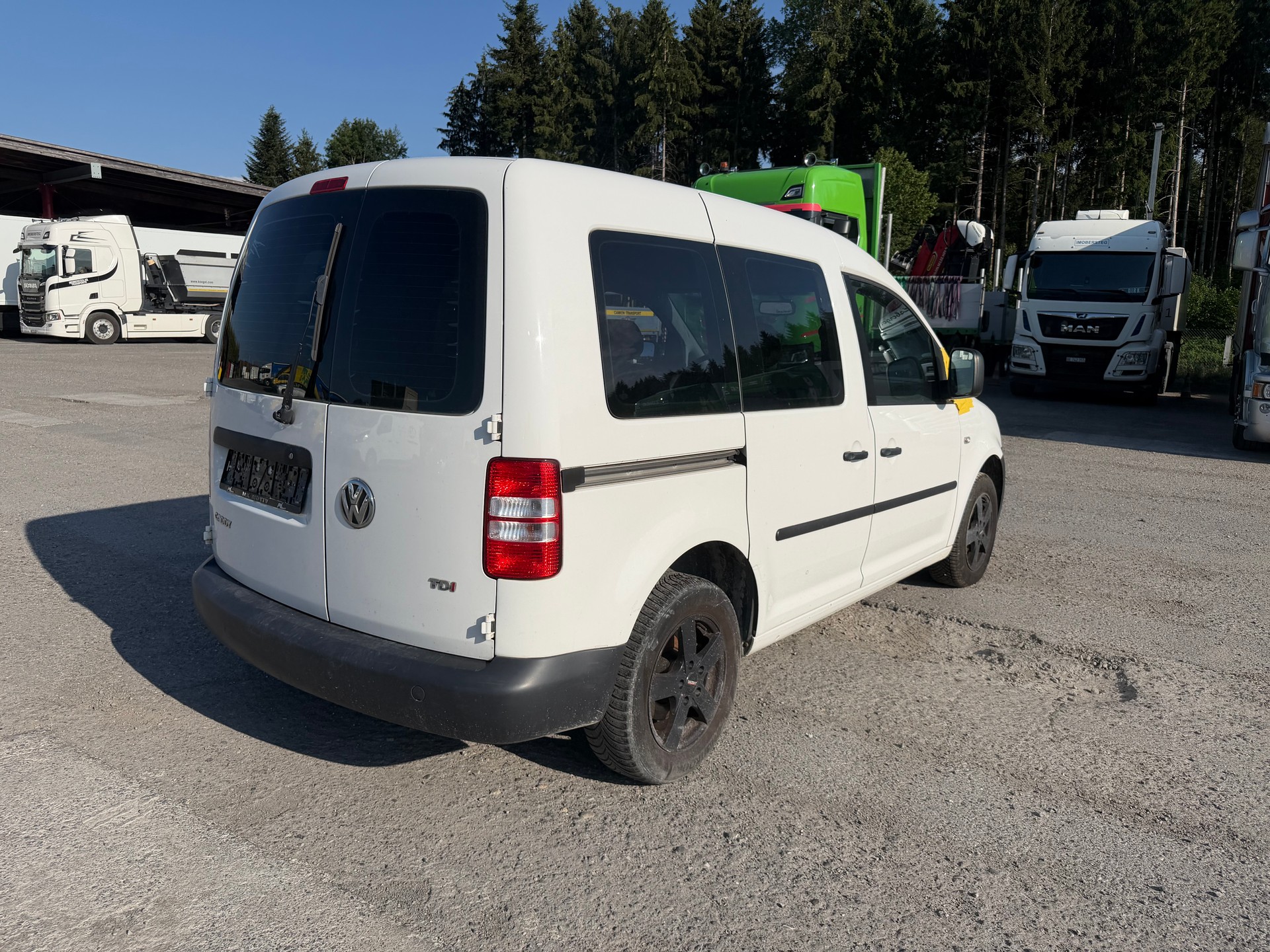 VW Caddy 1.6 TDI-image-4