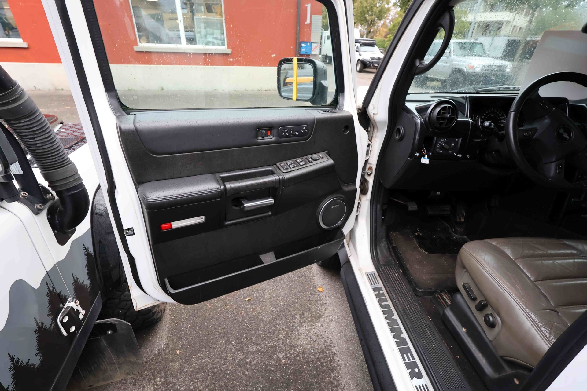 HUMMER H2-image-7