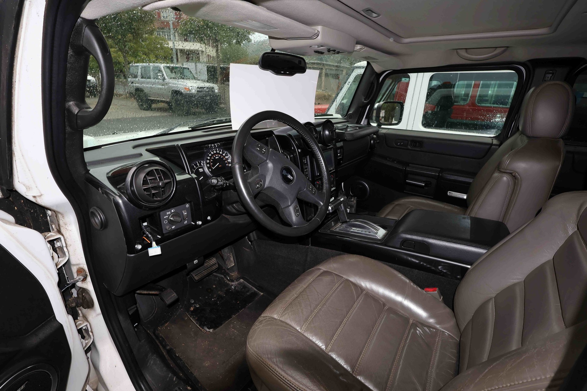 HUMMER H2-image-3