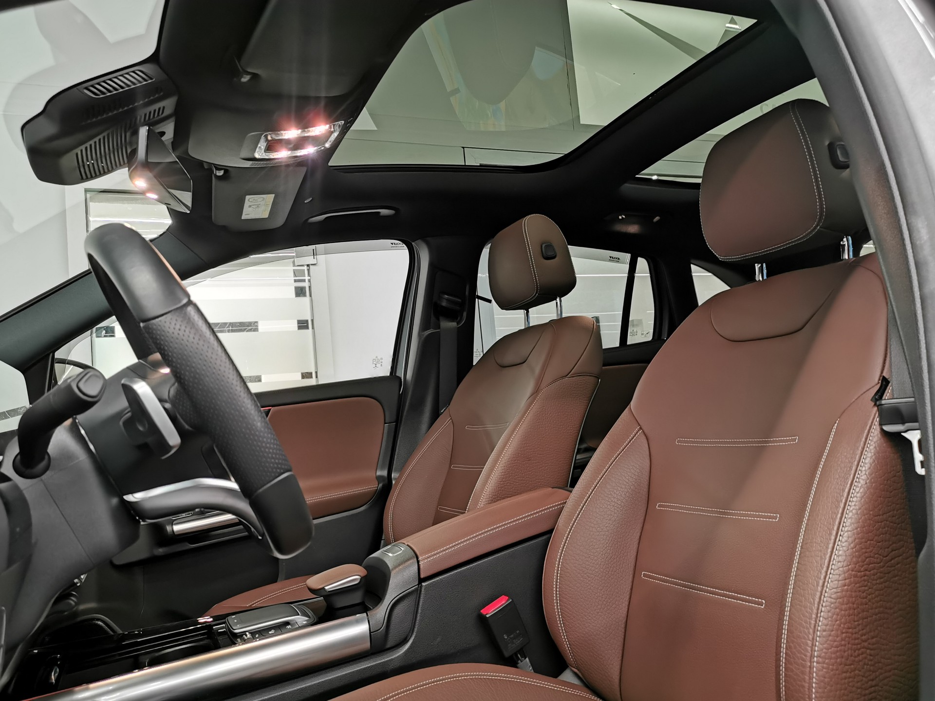 MERCEDES-BENZ GLA 250 4Matic AMG Line OHNE HYBRID! 1. HD,, CH, NEU, 8-FACH, PERFEKT UND VOLL, HEAD-UP, PANO, DISTRONIC, 360° KAMERA, LEDER!-image-8