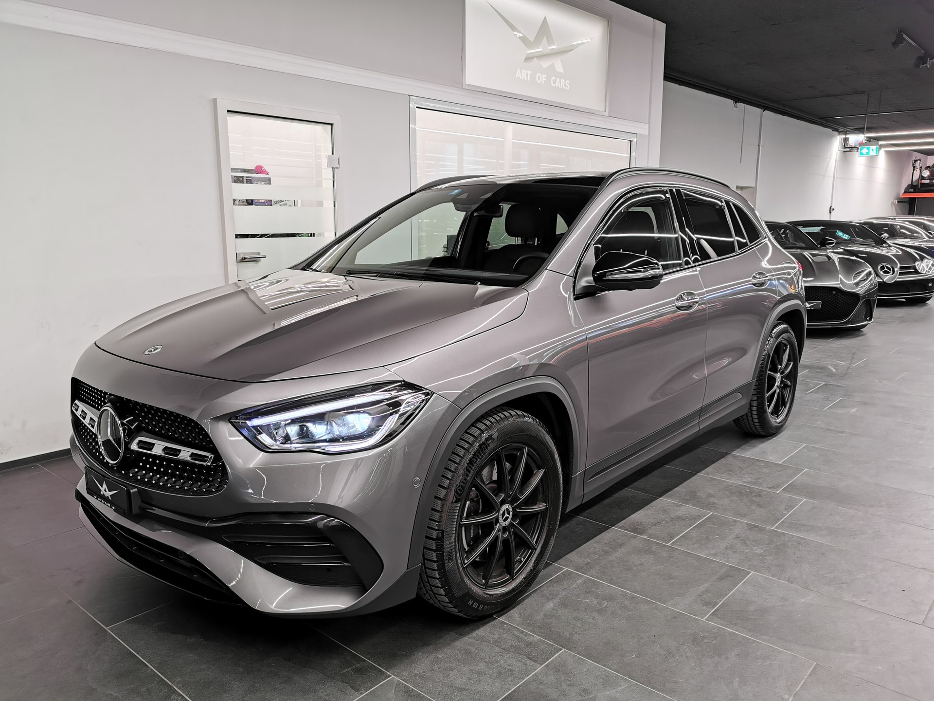 MERCEDES-BENZ GLA 250 4Matic AMG Line OHNE HYBRID! 1. HD,, CH, NEU, 8-FACH, PERFEKT UND VOLL, HEAD-UP, PANO, DISTRONIC, 360° KAMERA, LEDER!-image-2