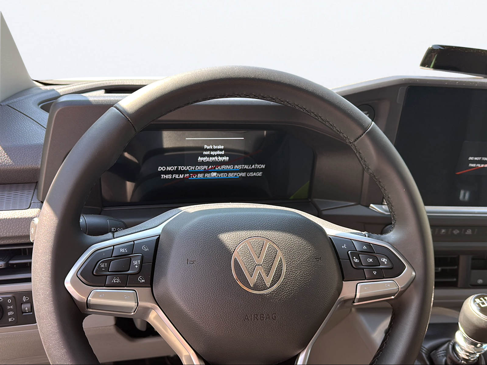 VW Transporter 2.0 TDI-image-9