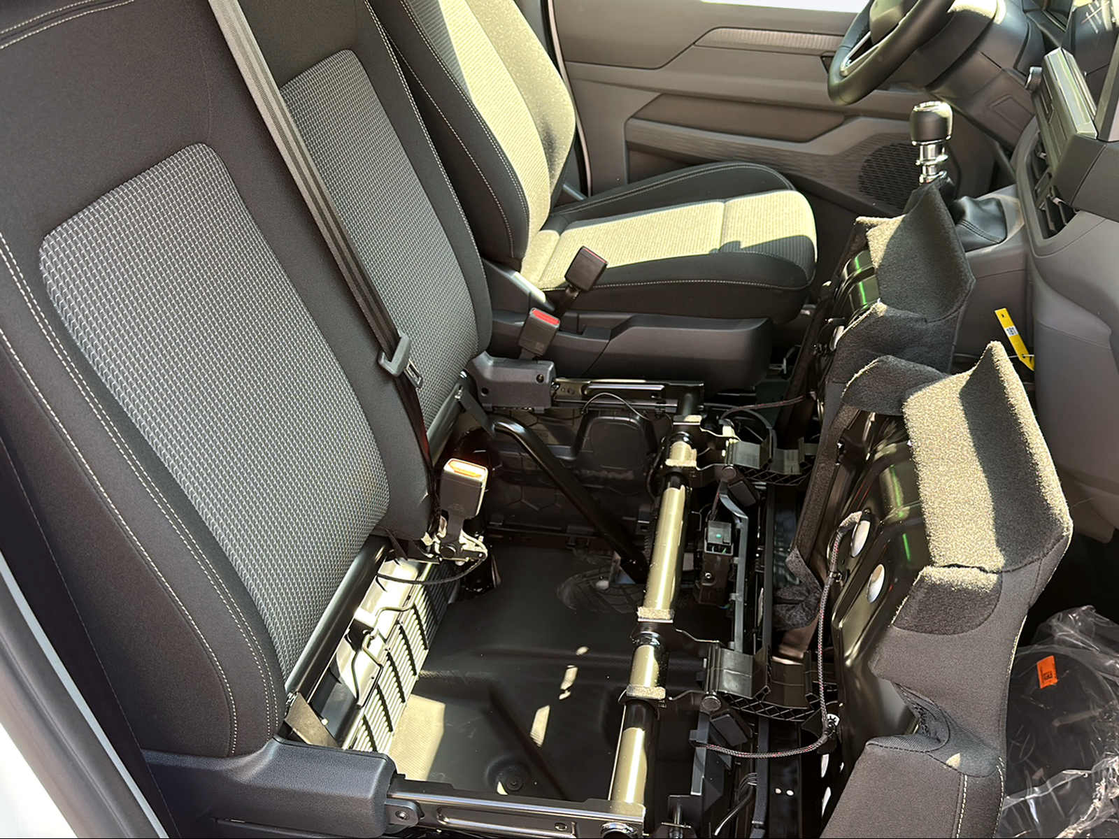 VW Transporter 2.0 TDI-image-13