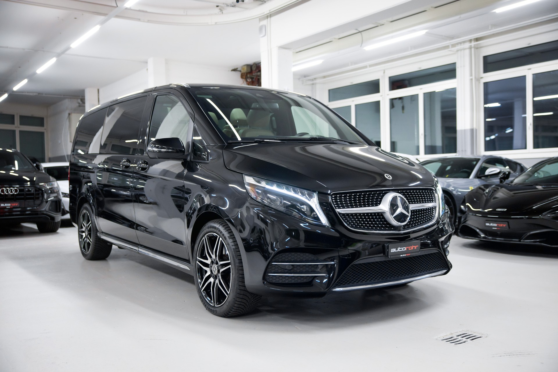 MERCEDES-BENZ V 300 d lang AMG Line Avantgarde 4Matic 9G-Tronic-showroom-element-2