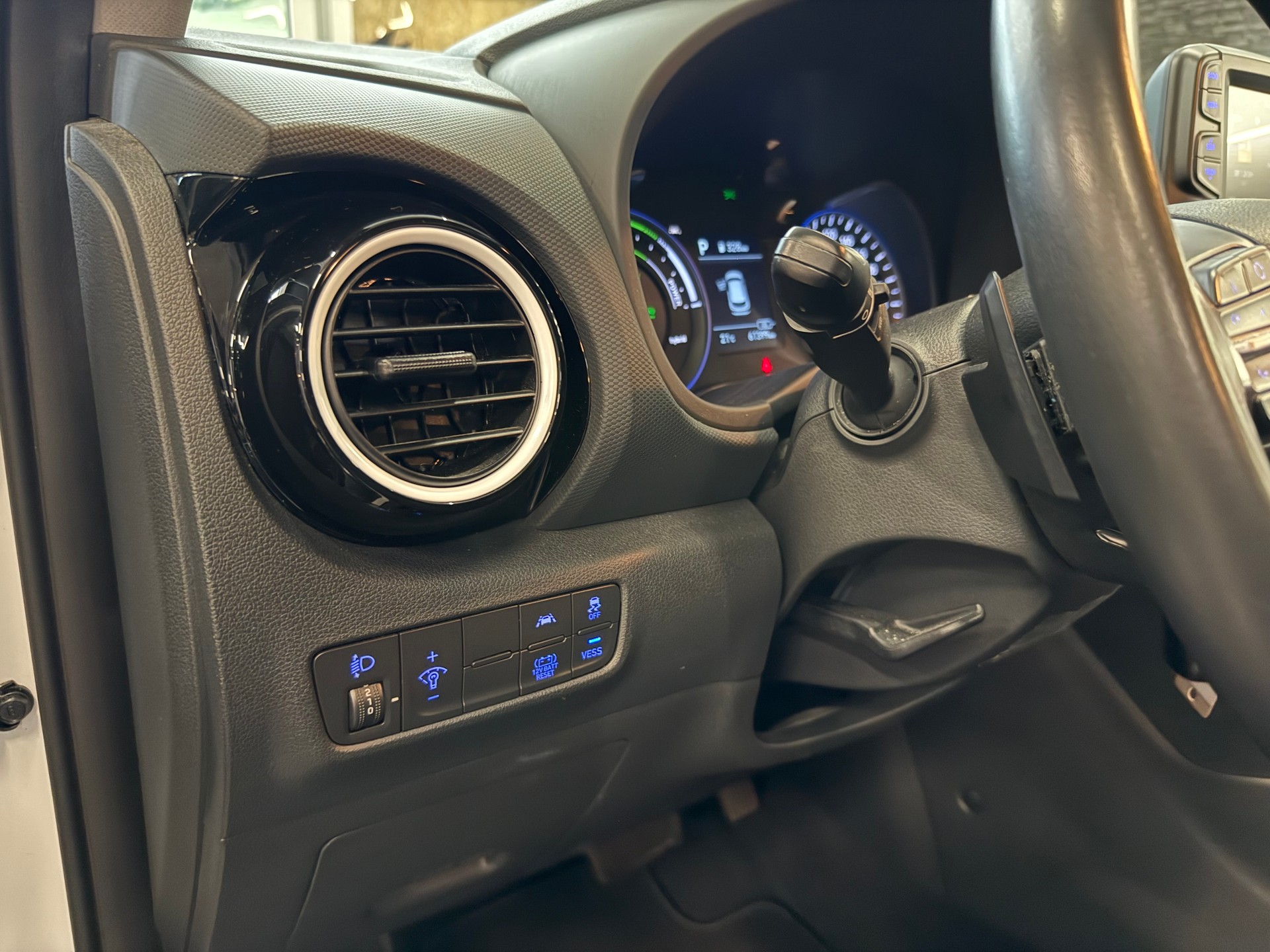 HYUNDAI Kona 1.6 GDi HEV Vertex DCT-image-16