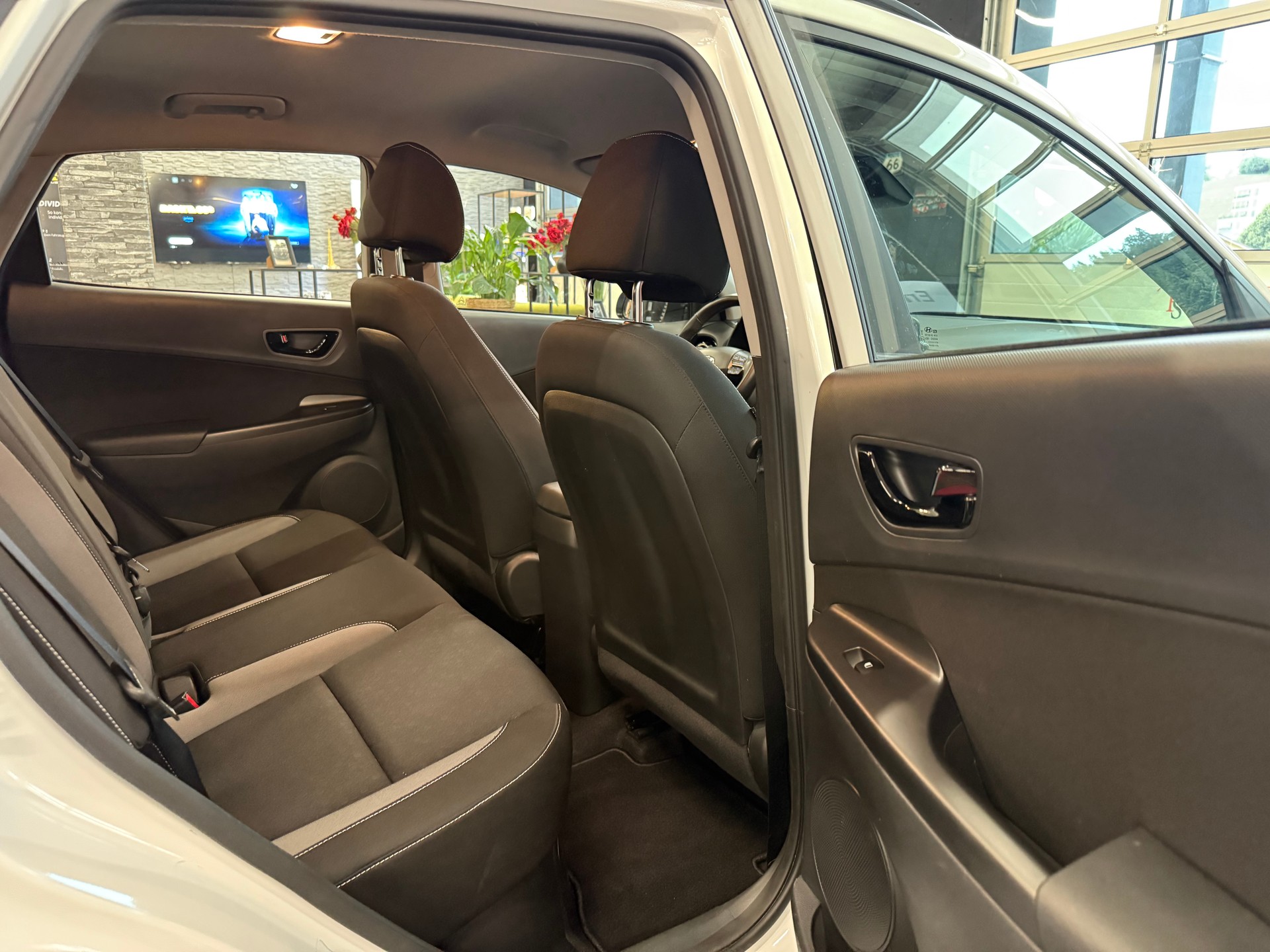 HYUNDAI Kona 1.6 GDi HEV Vertex DCT-image-12