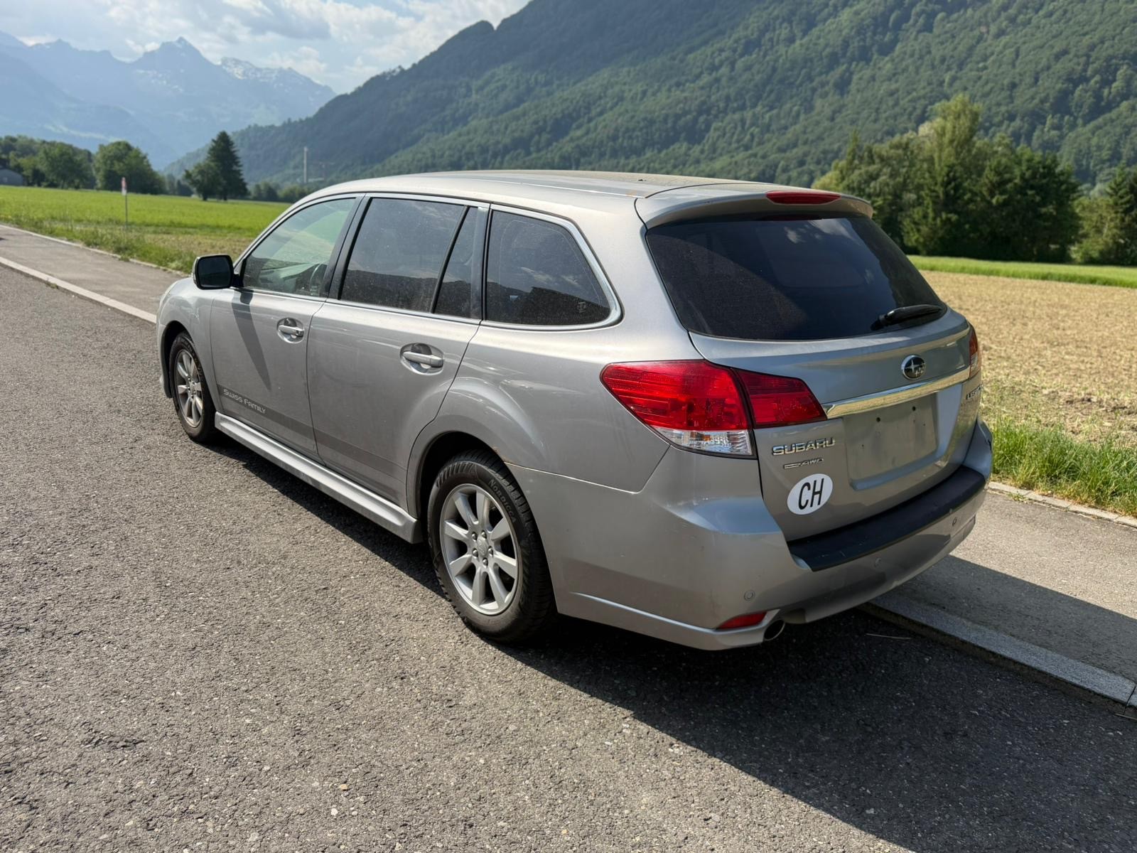 SUBARU Legacy 2.0i Swiss Special AWD Lineartronic-image-3