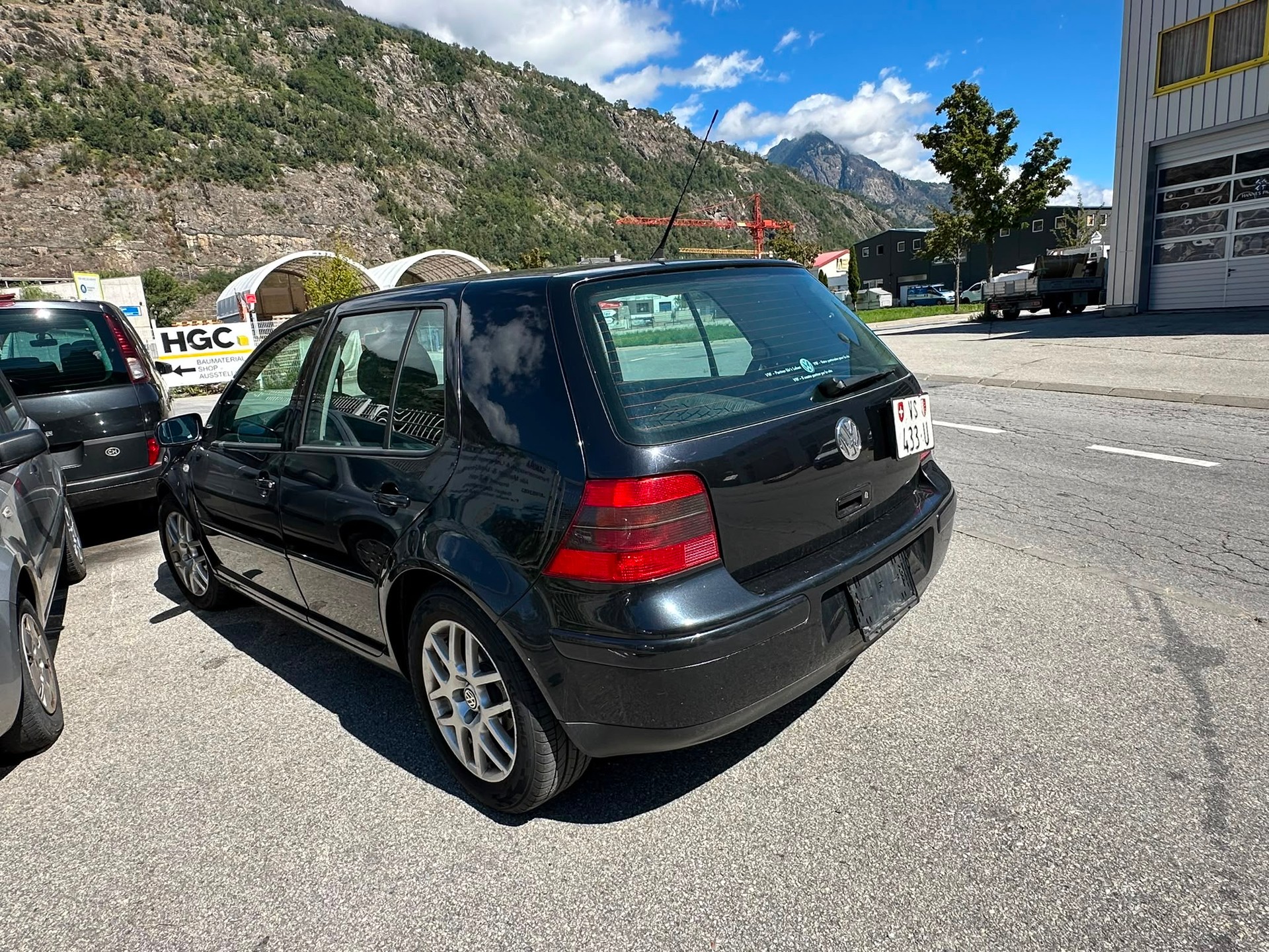 VW Golf 1.9TDI PD Highline 4Motion-image-5
