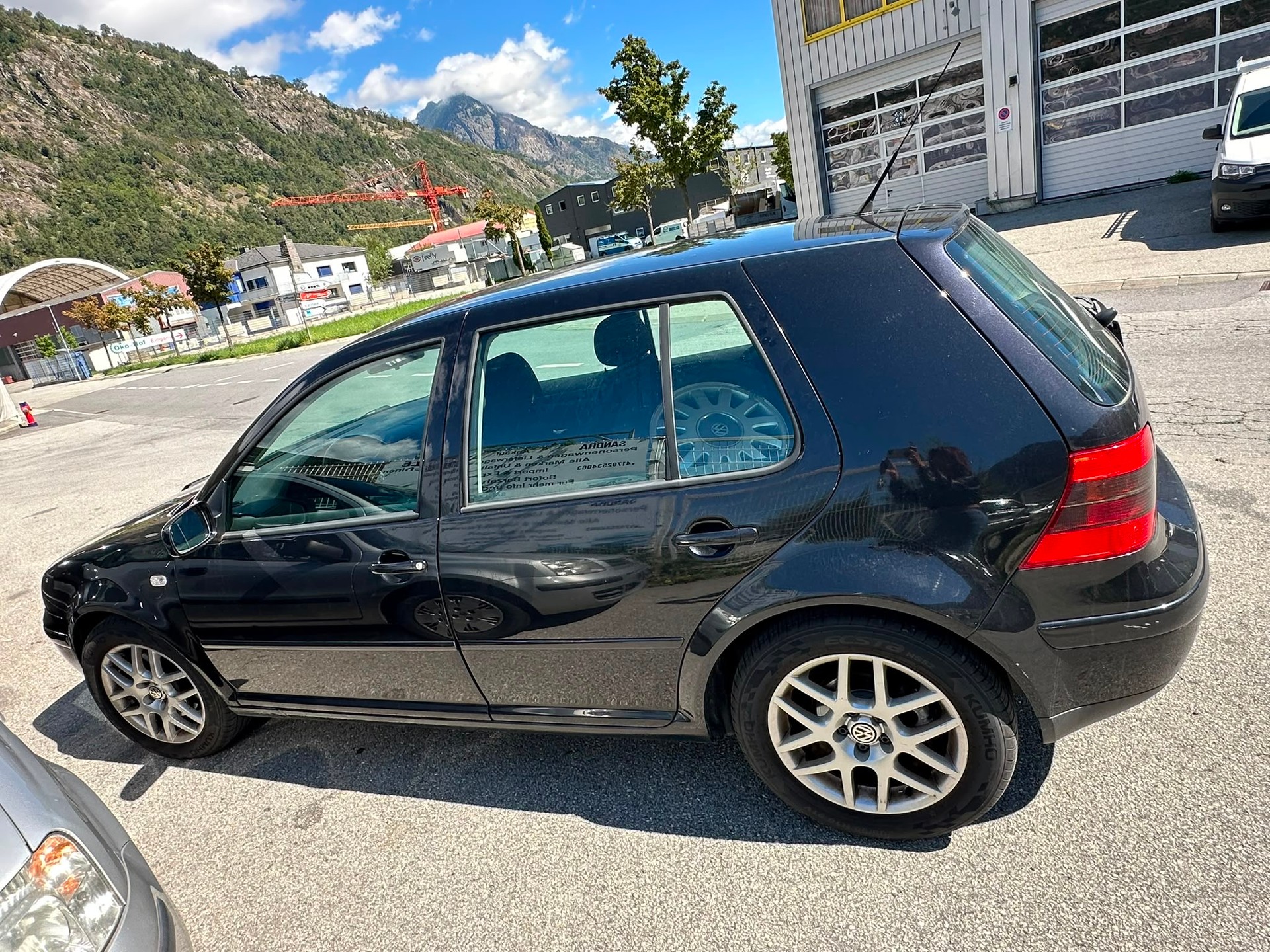 VW Golf 1.9TDI PD Highline 4Motion-image-15